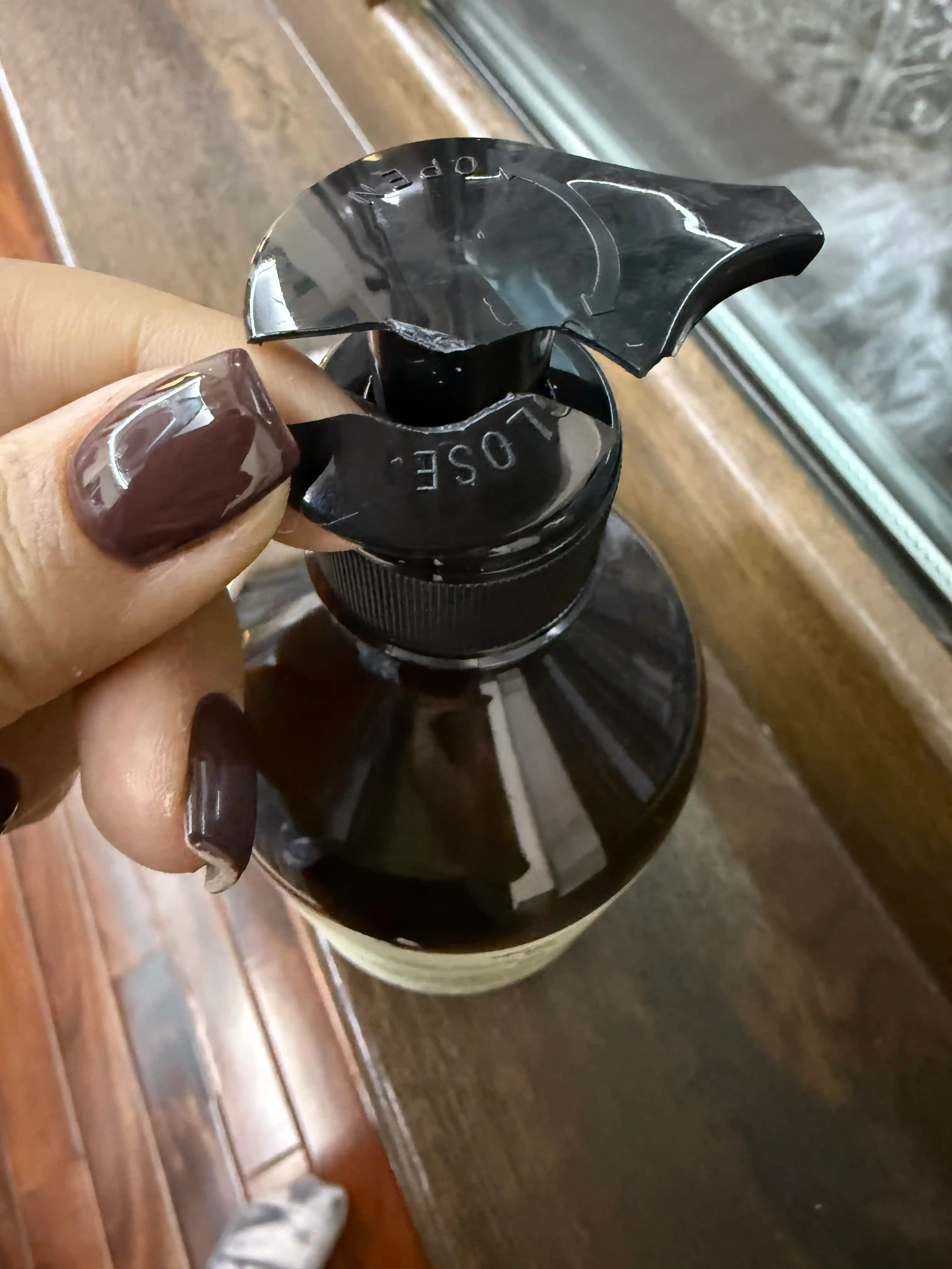 Suyuq sovuni Dewell, Oud 512 aromali, 500 ml