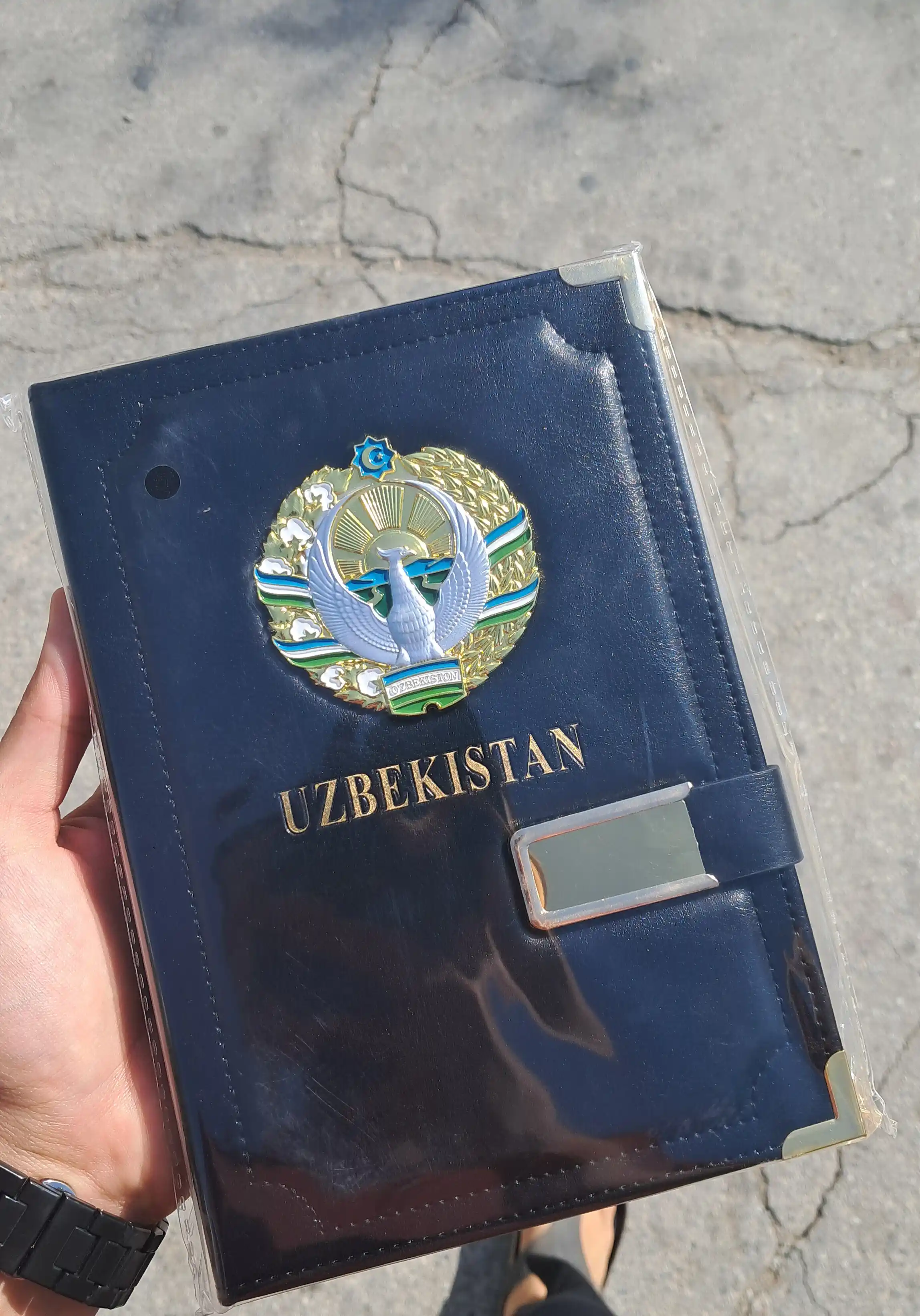 Bloknot O'ZBEKISTON daftarchasi, A5 formatida 182 varaq tilla yurgizilgan erkaklar uchun