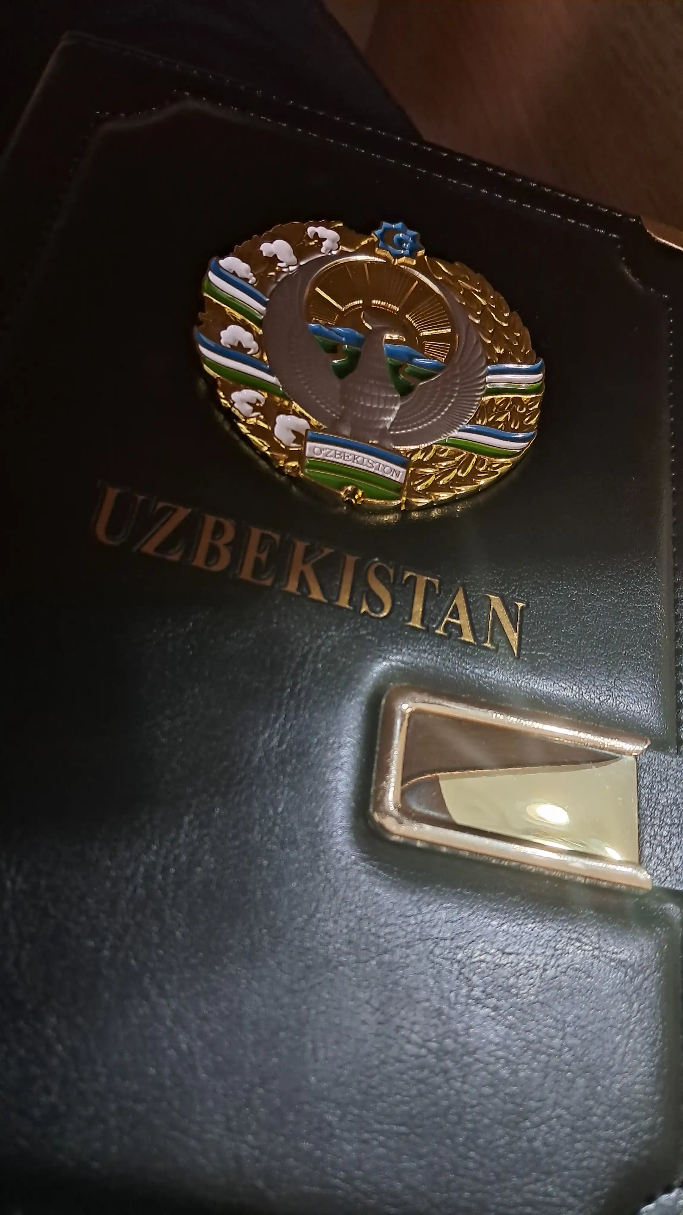 Bloknot O'ZBEKISTON daftarchasi, A5 formatida 182 varaq tilla yurgizilgan erkaklar uchun