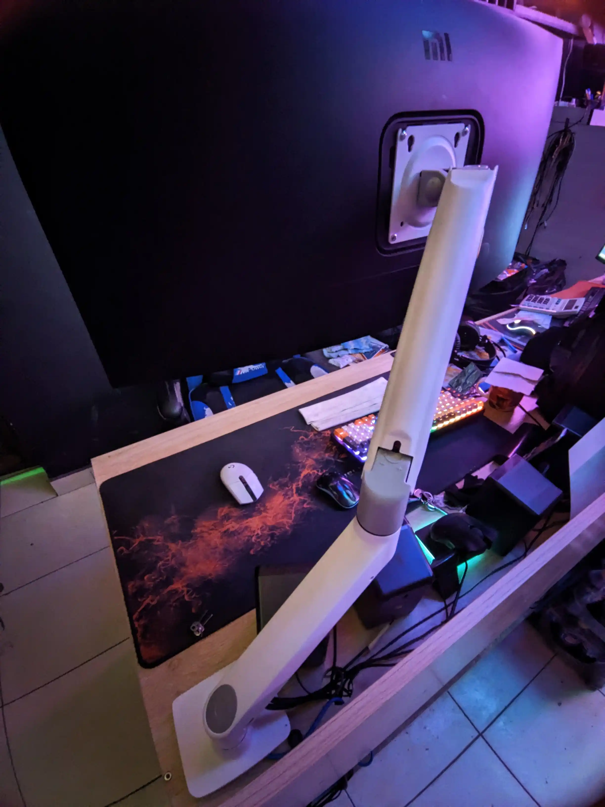 Monitor braketi, aylanuvchi va egilgan ish stoli, NB F-100