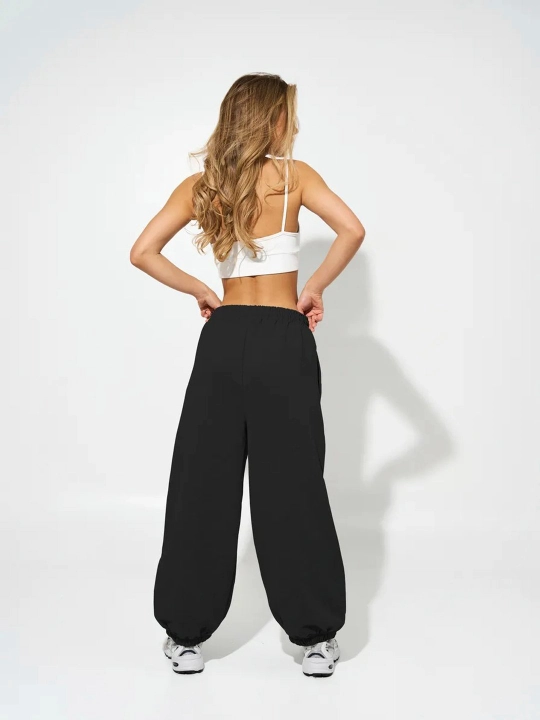 Ayollar uchun keng bichimli oversize joggerlari, sport shimlari