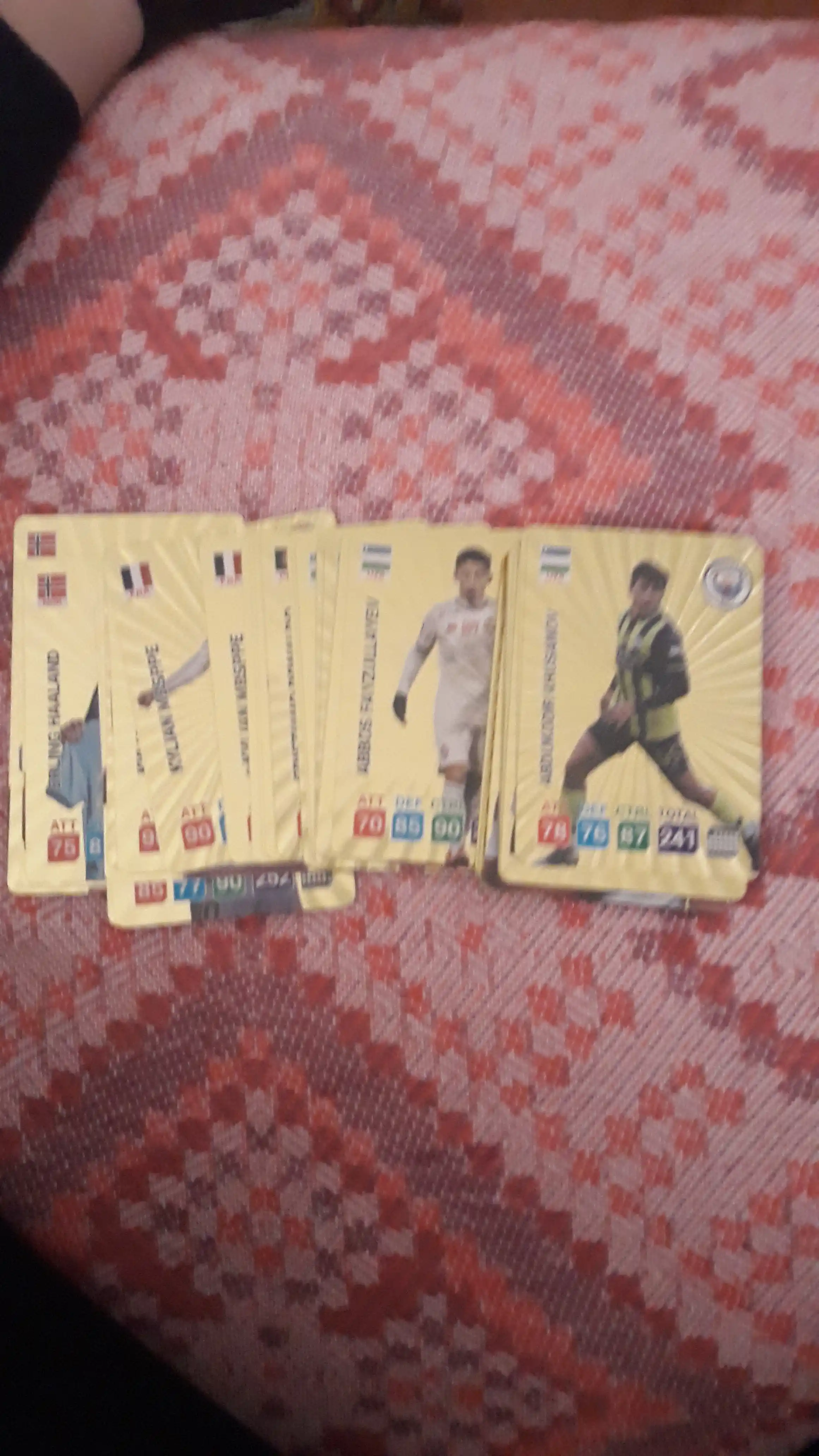 FIFA futbolchi kartochkalari, Pokémon, Dollar 55 dona