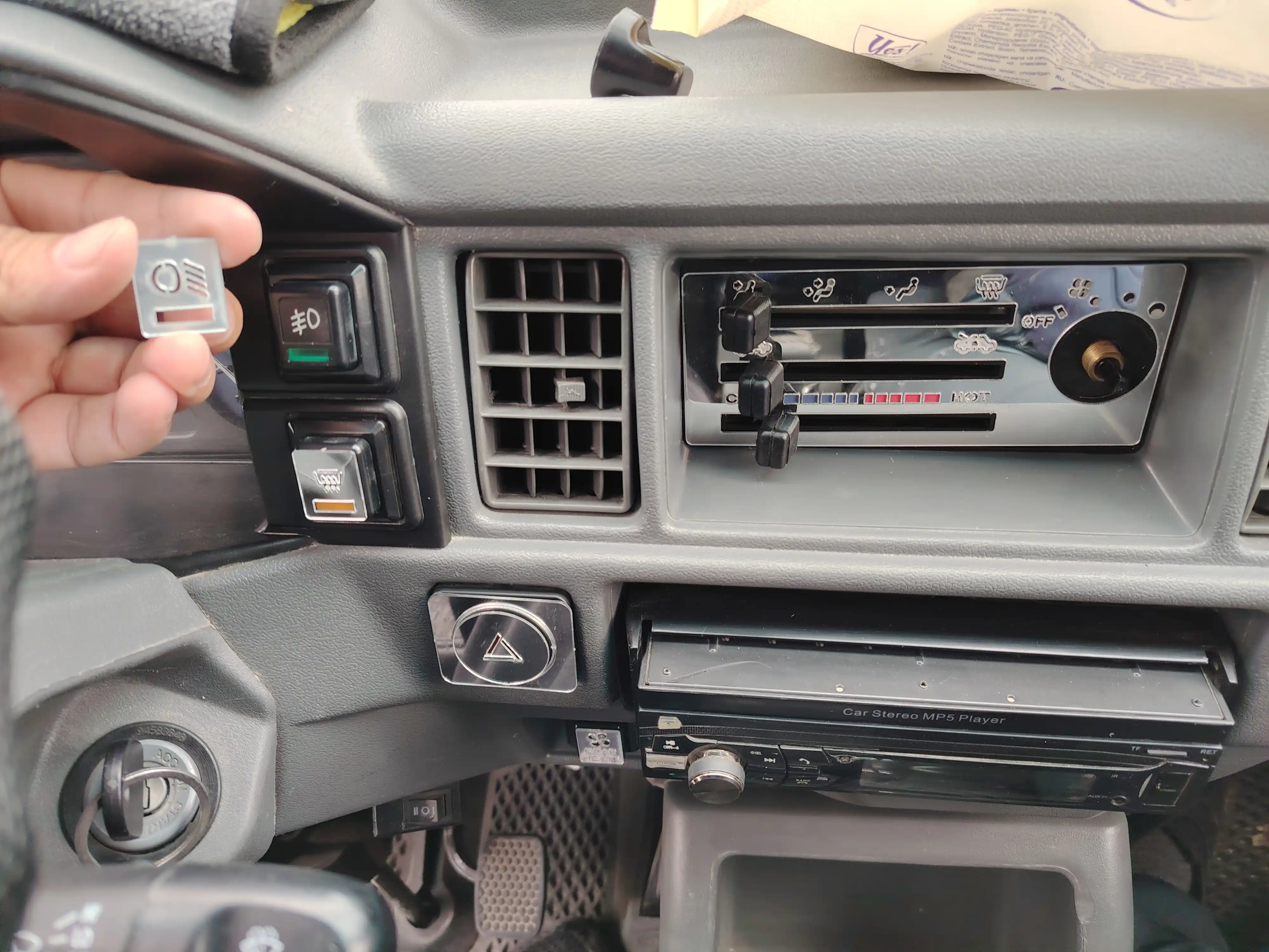 Декоративная накладка на переднюю панель автомобиля Damas