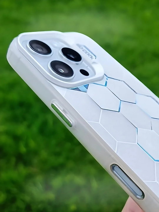 IPhone 16, 15, 14, 13, 12, 11 uchun – geometrik dizayndagi model g'ilof