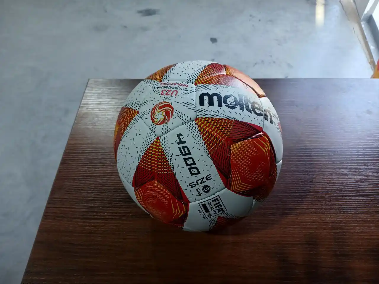 Molten professional futbol to'pi, 5-o'lcham