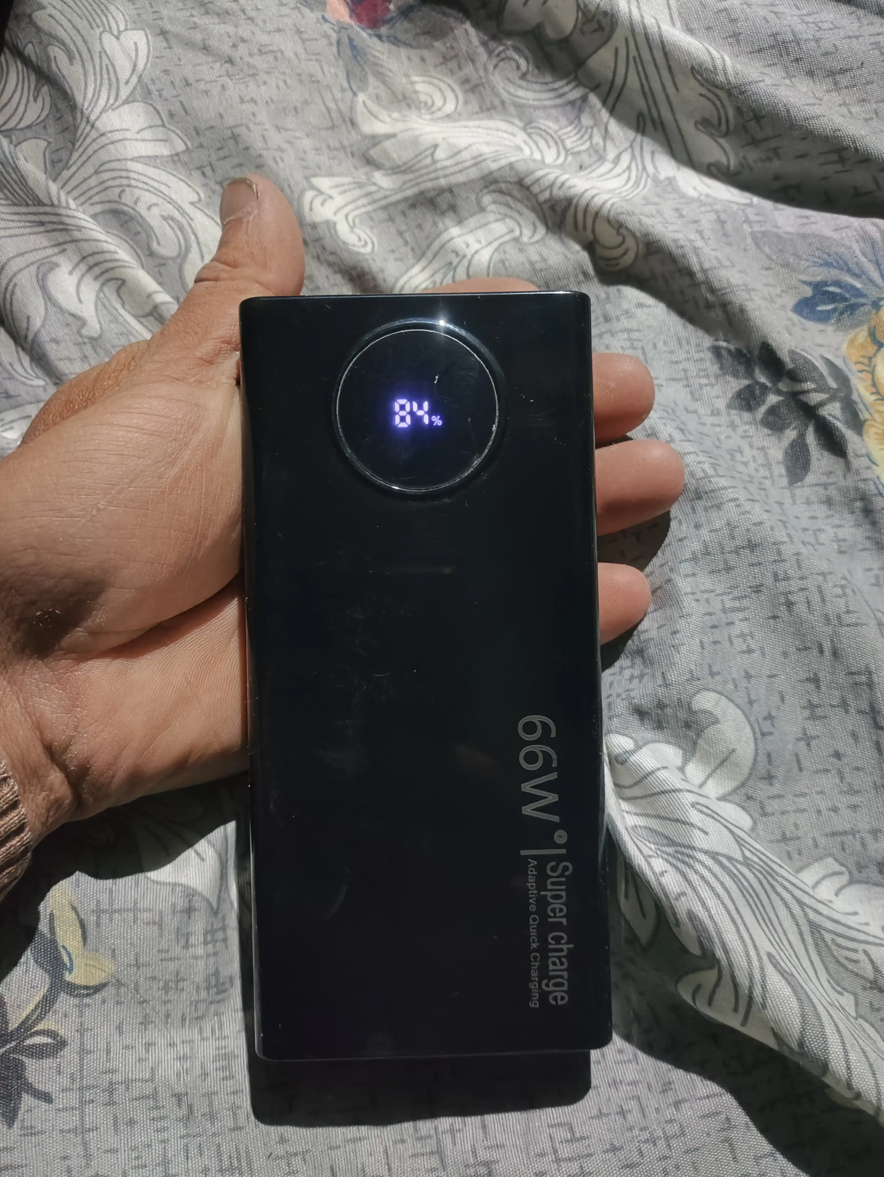 Tashqi akkumulyator, 20000 mA/h, 66w, tezkor quvvat beraoladi va juda qilay Power bank