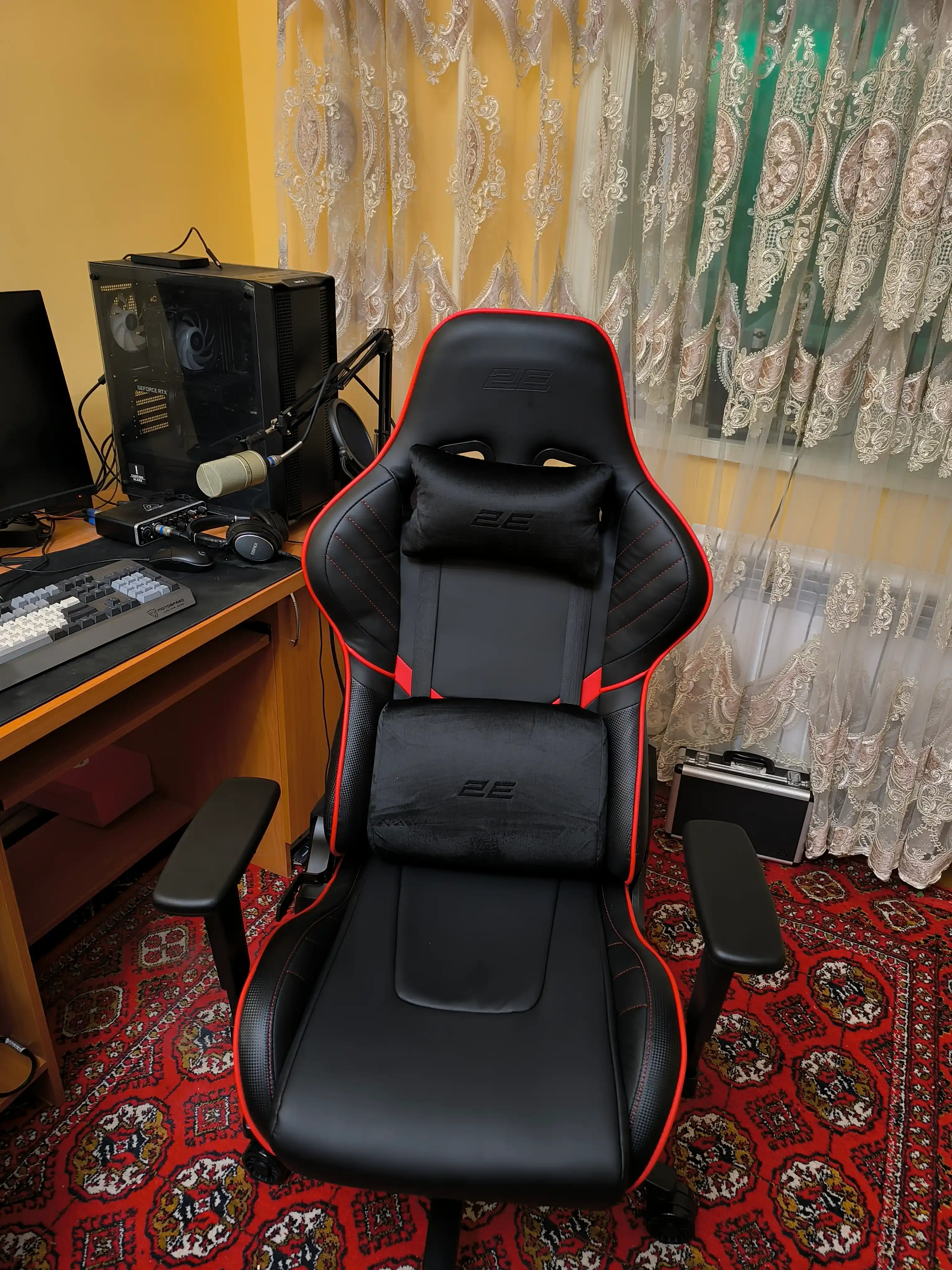 Игровое компьютерное кресло 2E Gaming HIBAGON II 2E-GC-HIB-BK