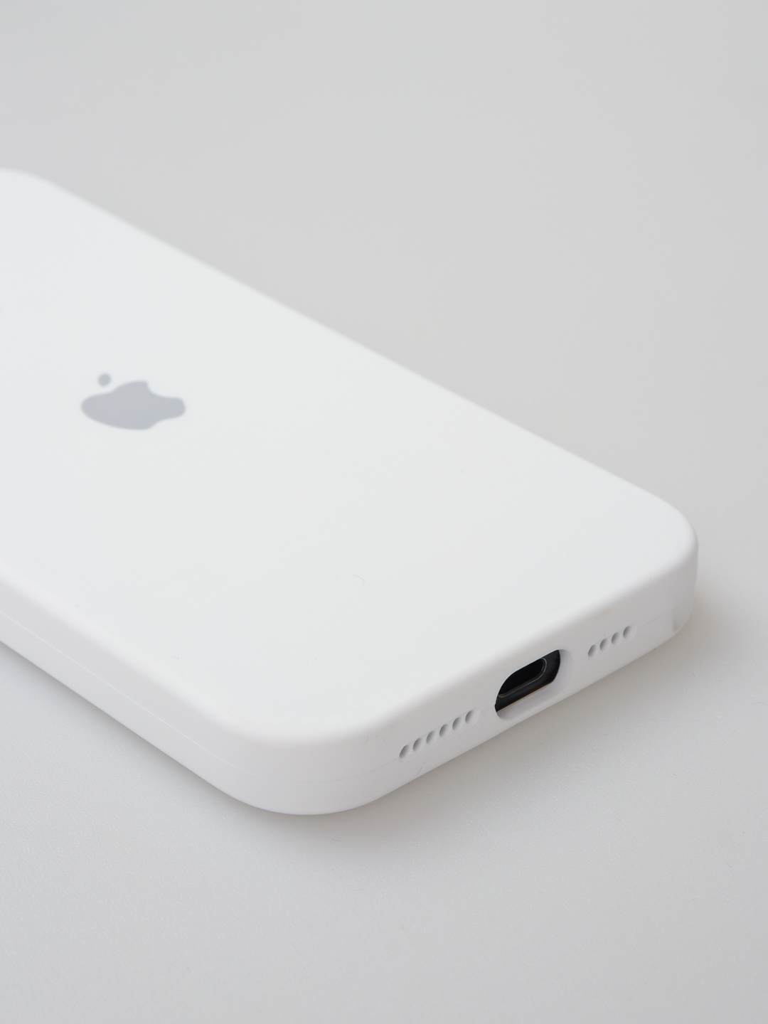 IPhone g‘ilofi (silikon) + sovg‘aga Lipuchka, 7,8,SE,XR,XS,11,12,13,14,15,16, Pro,Max,Plus