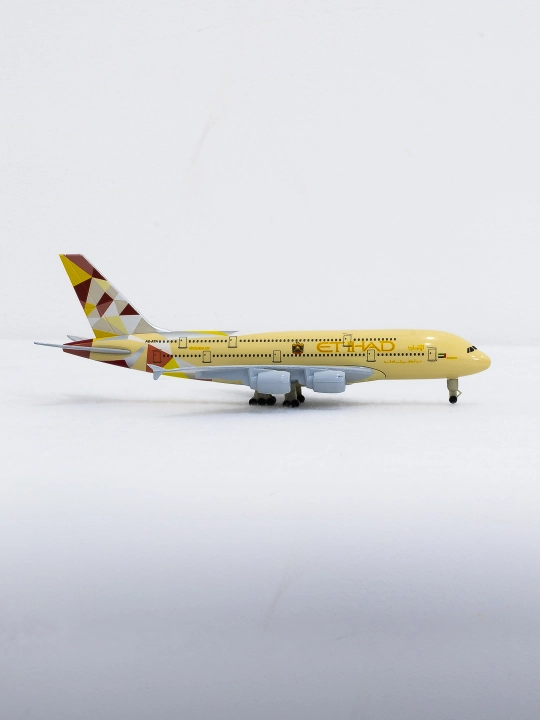 Модель самолёта Airbus A380, Etihad Airways, 20 см, металл+пластик, шасси есть