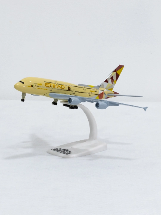 Модель самолёта Airbus A380, Etihad Airways, 20 см, металл+пластик, шасси есть - 