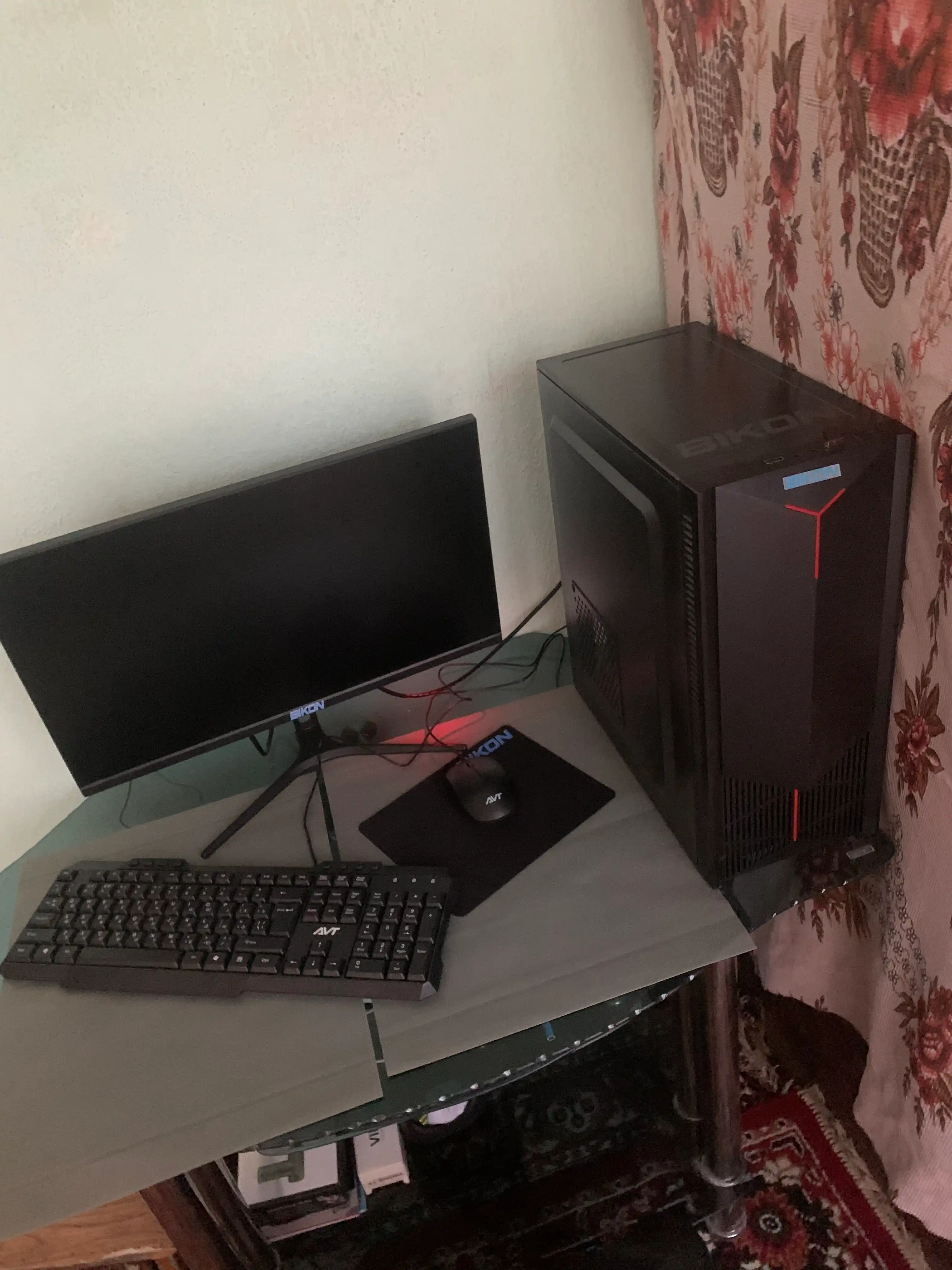 Ofis, uy va o'qish uchun shaxsiy kompyuter, Windows o'rnatilgan, Intel Core i5, 256 GB SSD