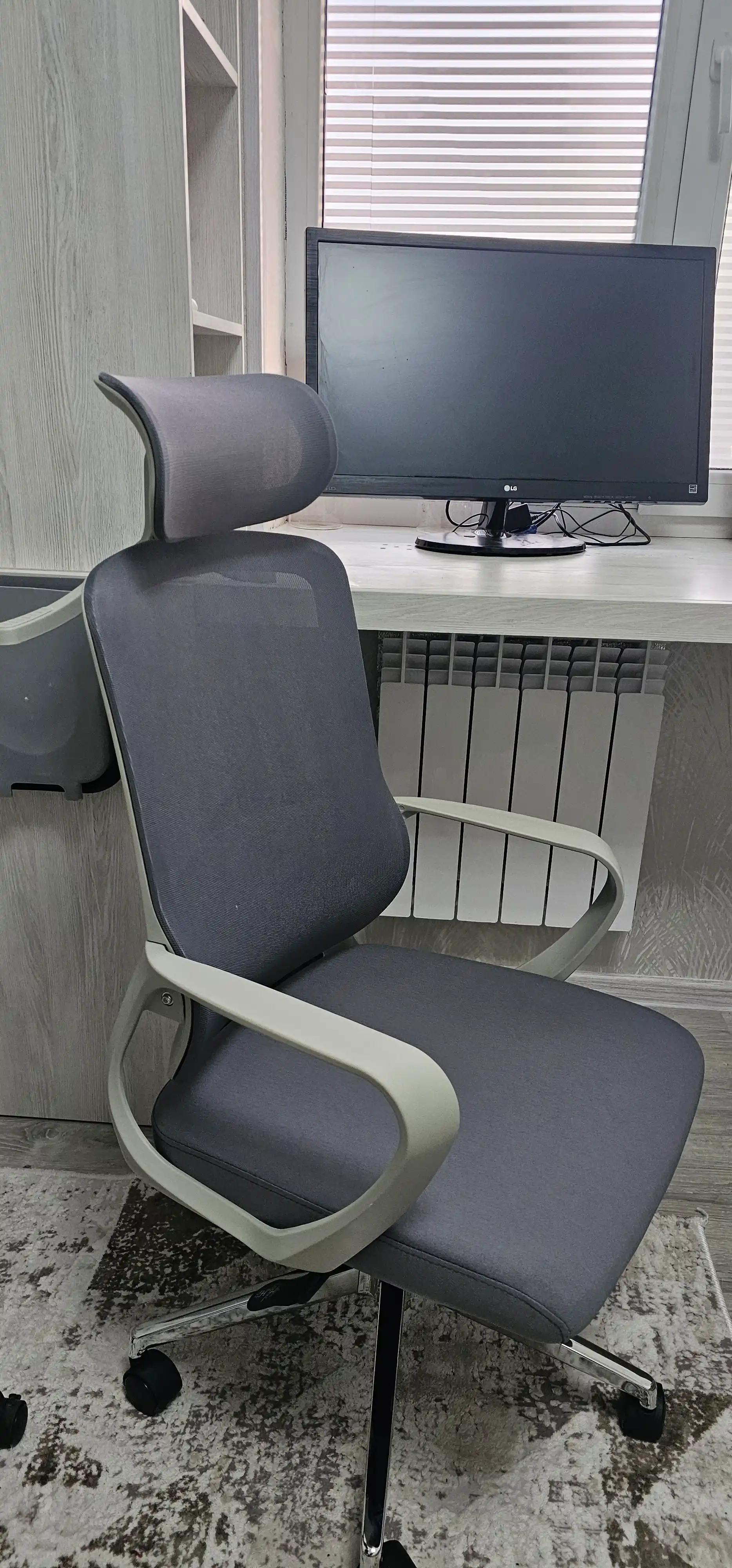 Ofis uchun kreslo PRICHER, kul rang