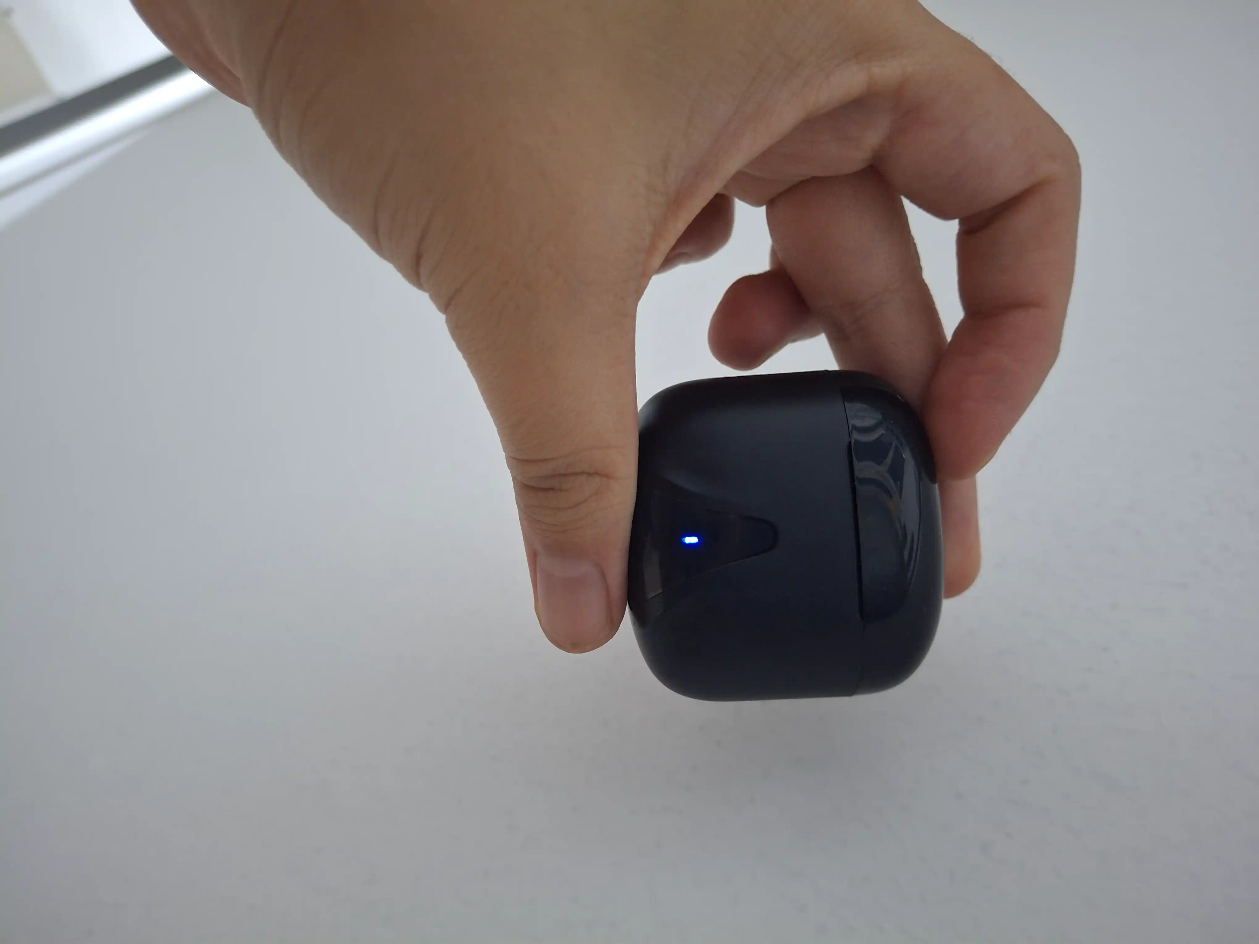 Simsiz quloqchinlar KIN KL55, Bluetooth 5.4, sensor boshqaruv, mikrofon, 6 rang