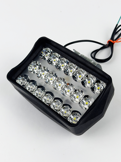 Светодиодная фара для скутера и мотоцикла – универсальная LED-прожектор 18 LED — MAXSCUT-FARA-СИНИЙ