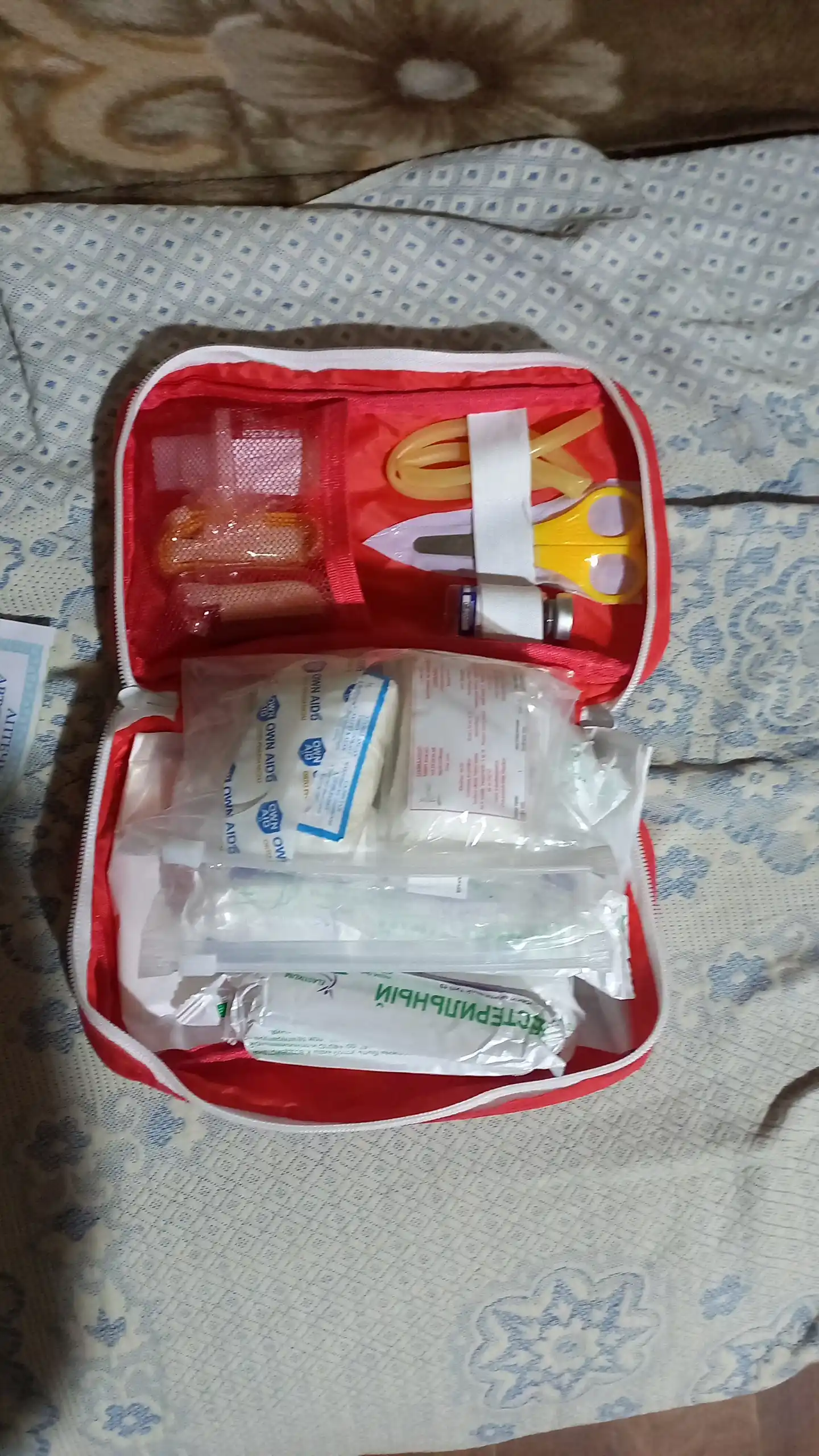 Yo‘l, uy dori qutisi, dorilar uchun organayzer aptechka