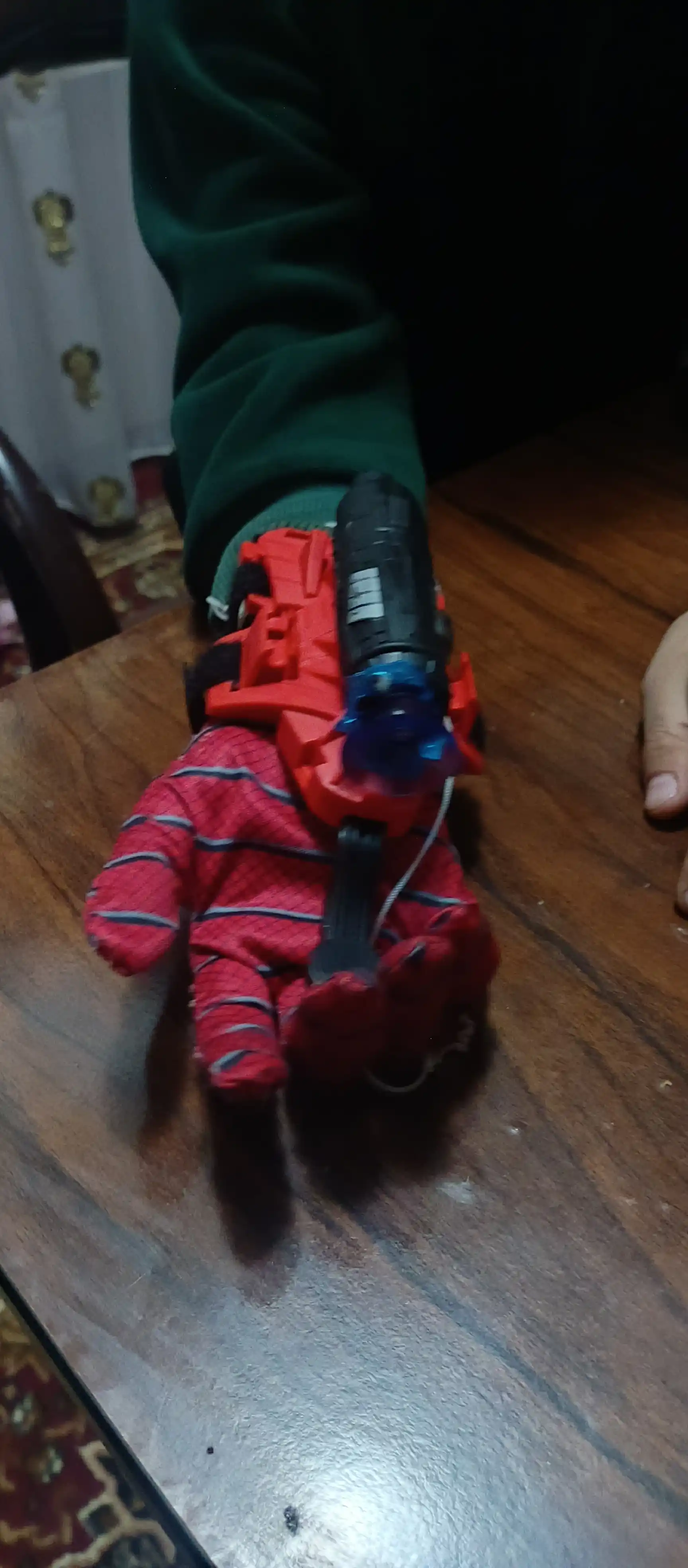 O'rgimchak odam blasteri o'q otuvchi qo'lqop, bolalar uchun Spider Man o'yinchog'i