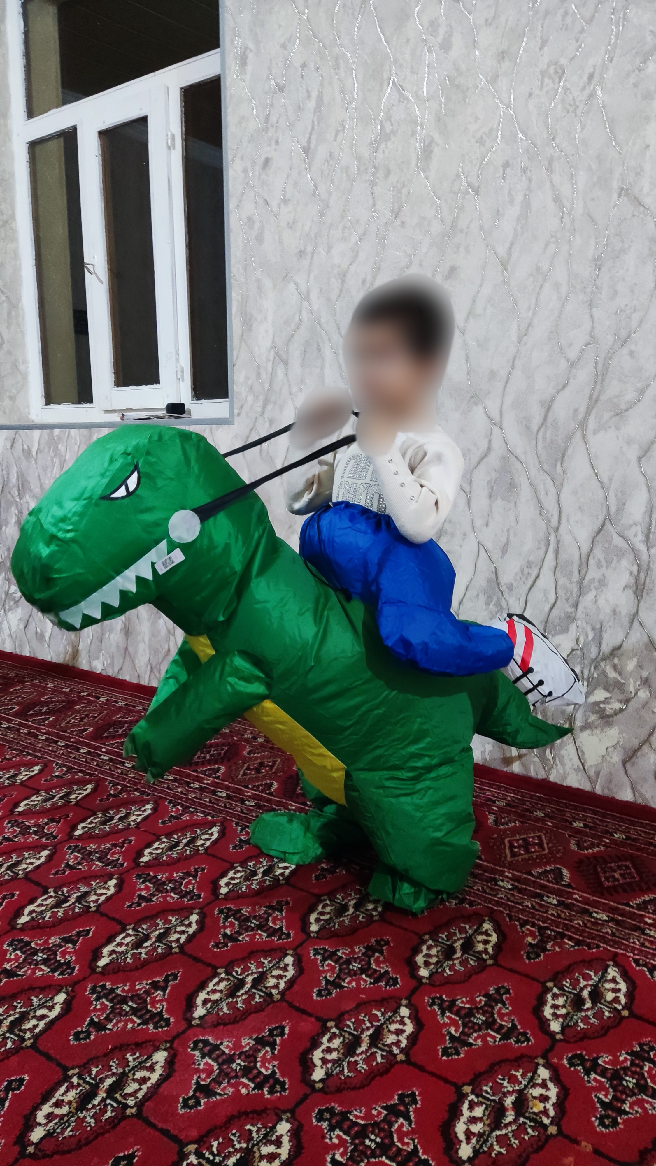 Костюм динозавра – надувной, для семейных мероприятий и сценических выступлений