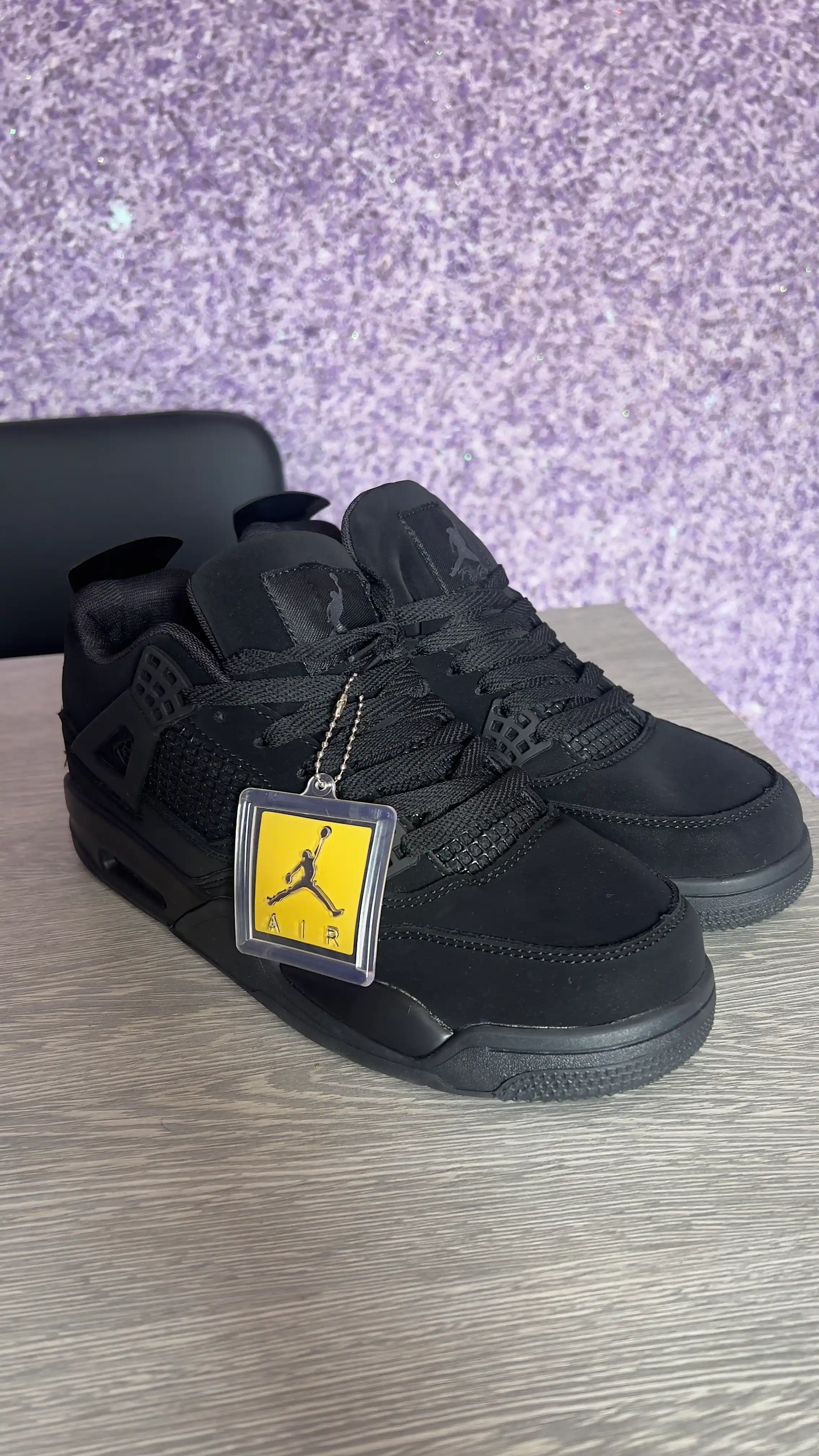 Кроссовки для мужчин DJordans