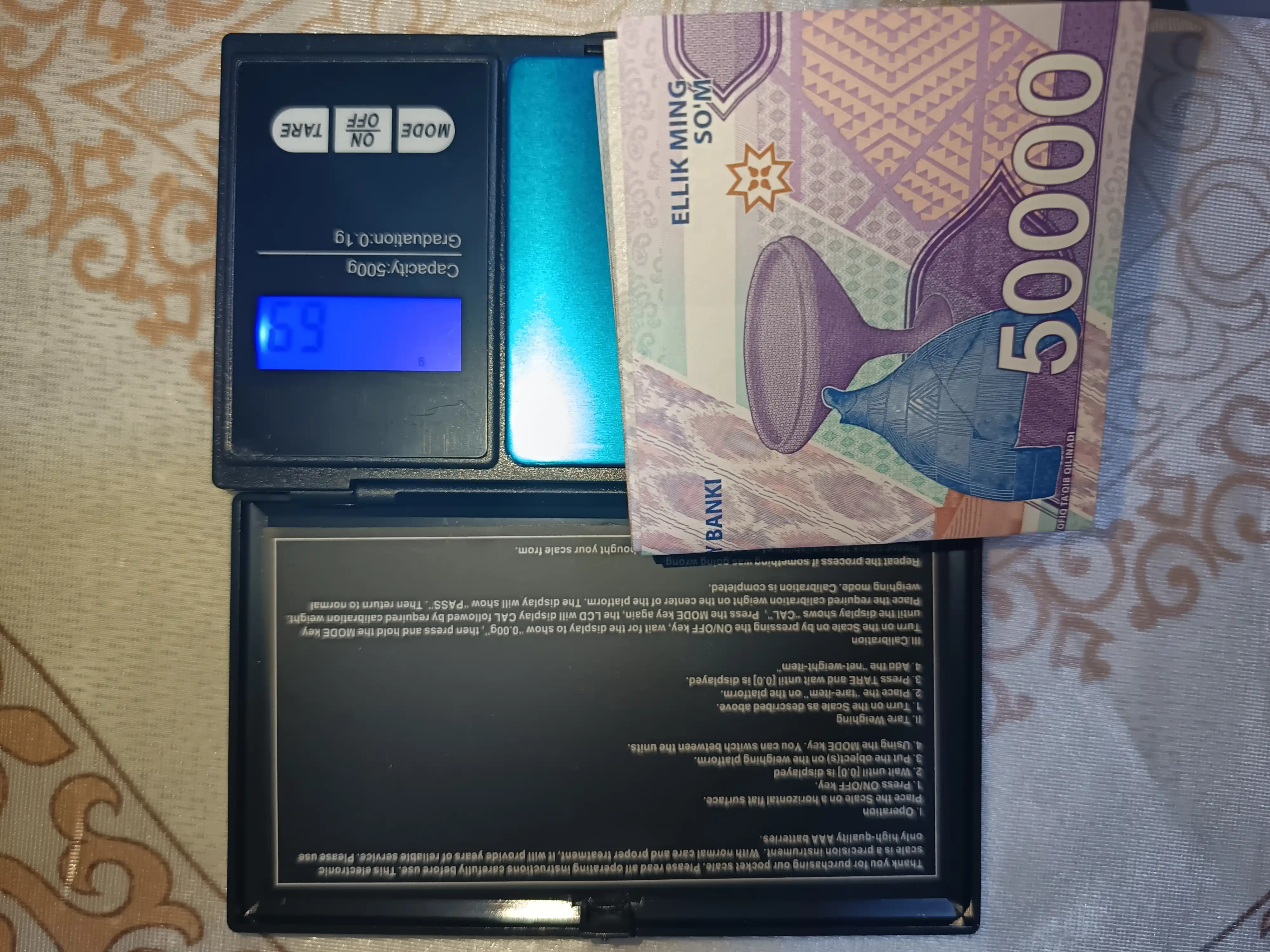 Tarozi, tarozi elektron pol tarozi, aniqligi 0,01 g gacha, yuklamasi 3000 g gacha