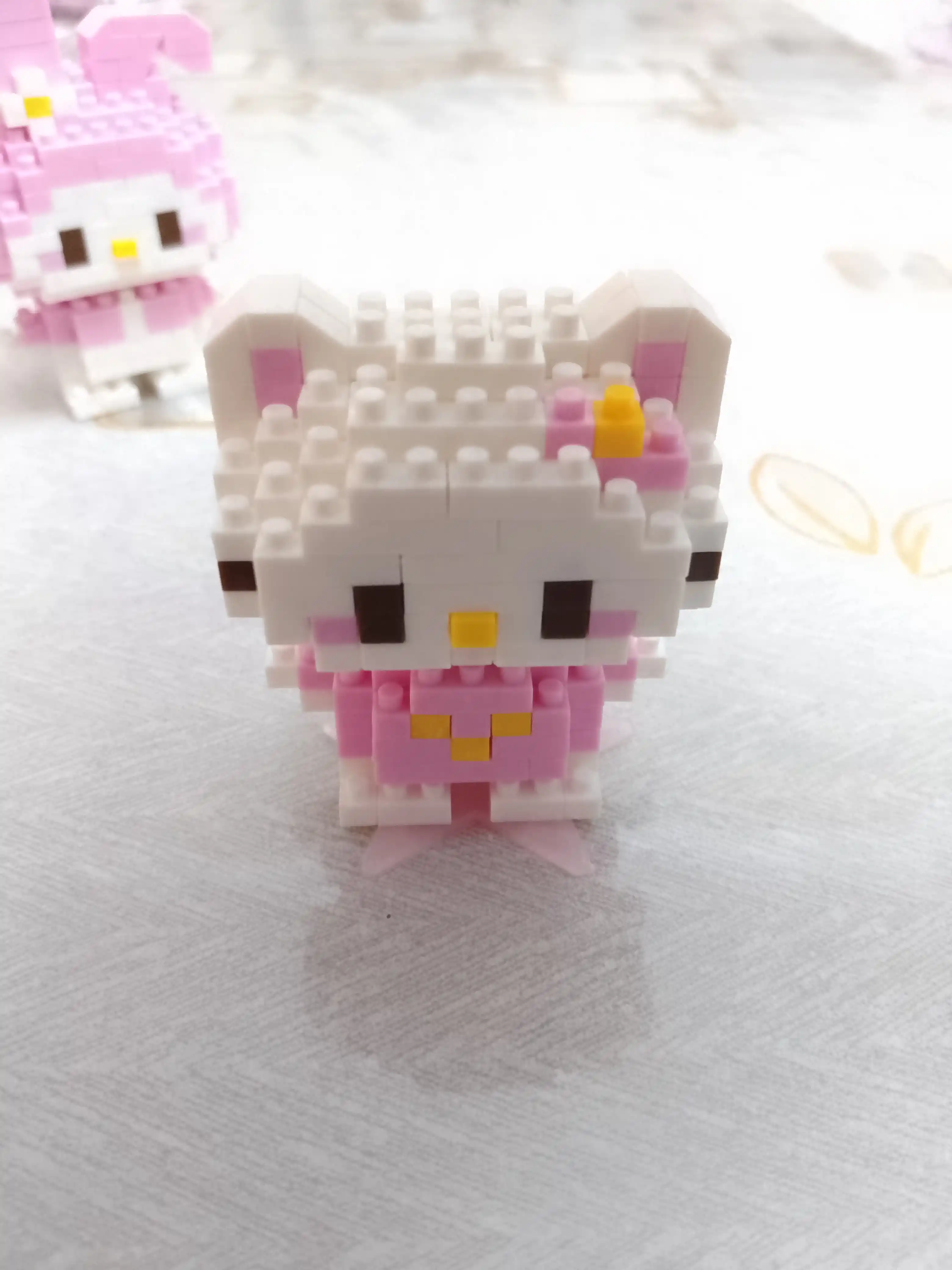 Konstruktor 3D blok, mini Lego, bolalar va kattalar uchun o'yinchoq jumboq, raqamlar sariq