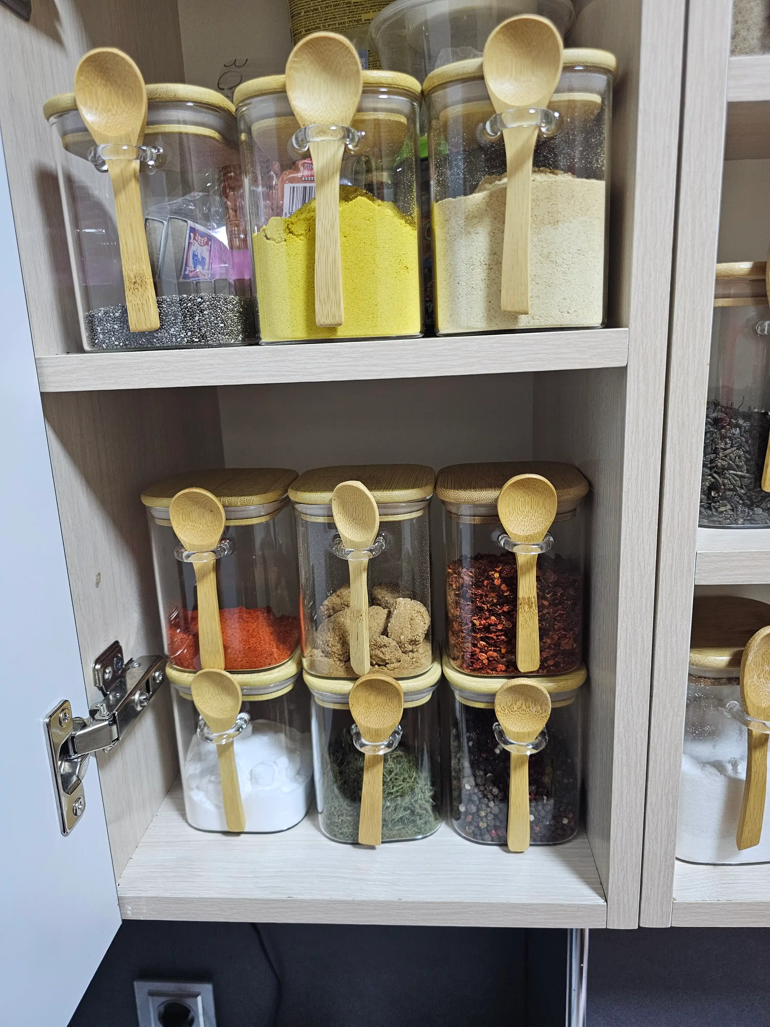 Стеклянный контейнер для хранения сыпучих продуктов, с ложкой, 1 шт