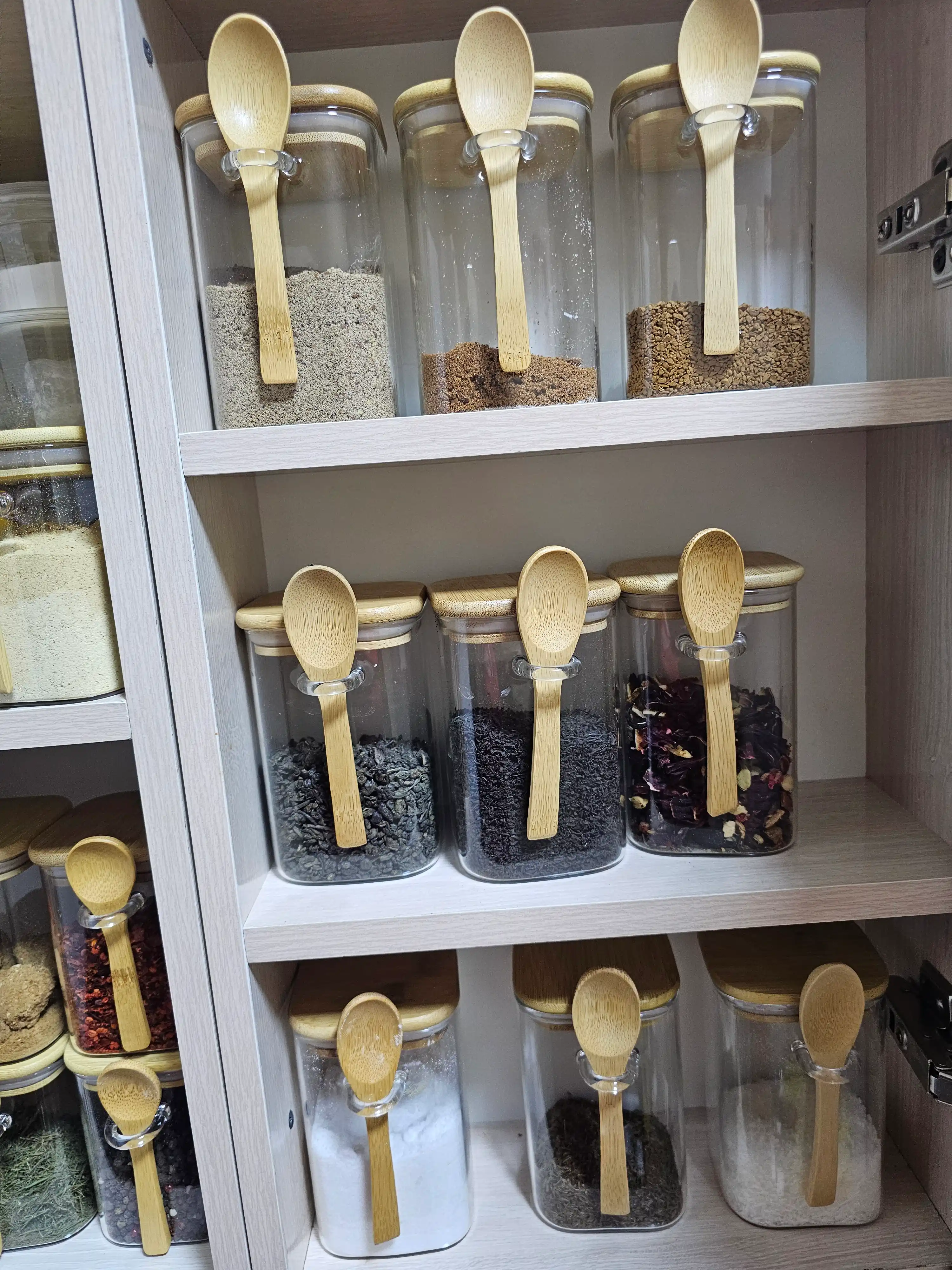 Стеклянный контейнер для хранения сыпучих продуктов, с ложкой, 1 шт