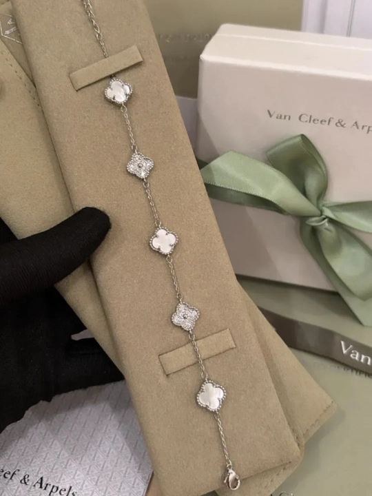 Браслеты для женщин и девочек Clover Van Cleef, не меняет цвет и не темнеет