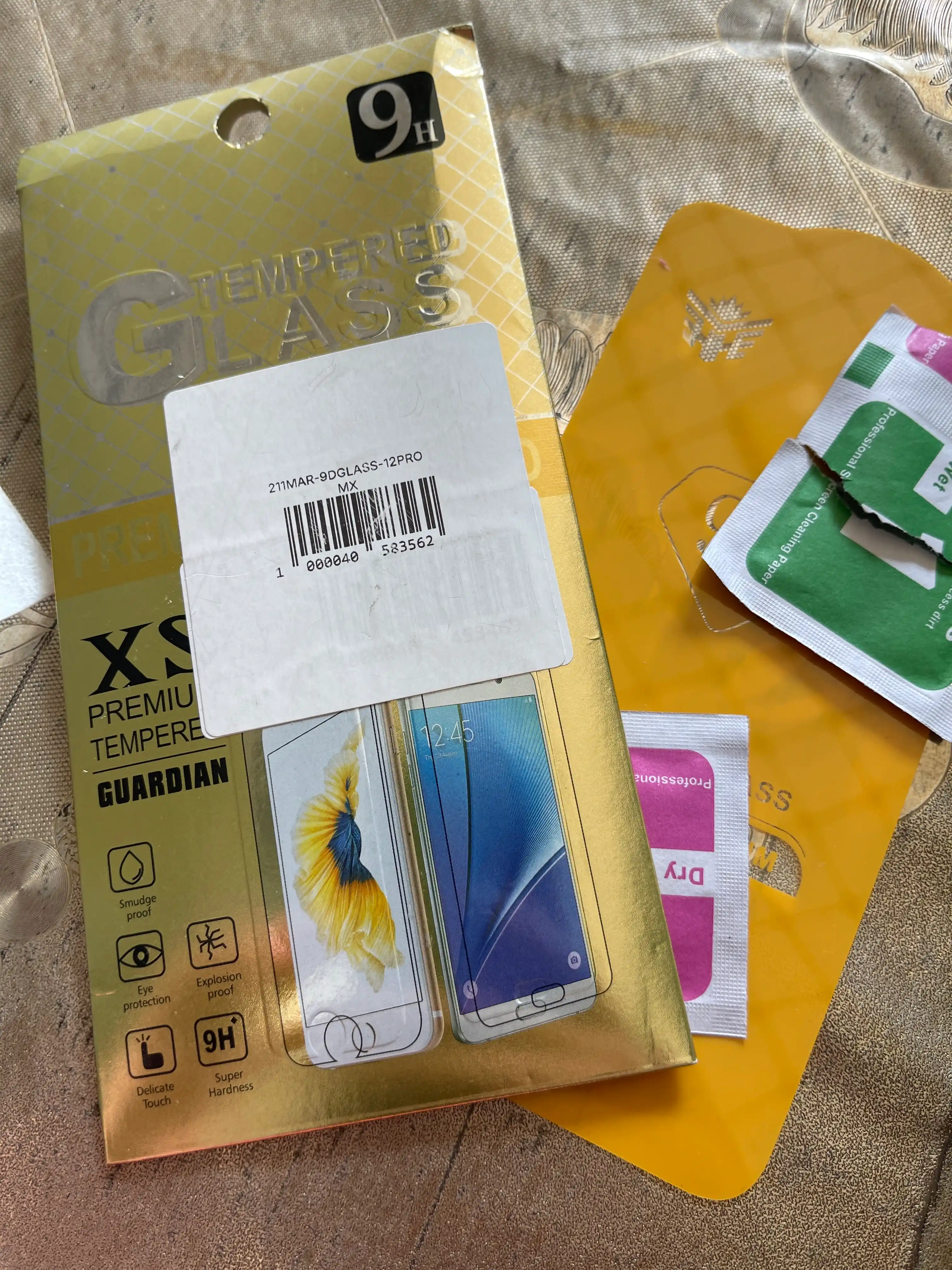 Защитное стекло 9D в упаковке для Samsung Redmi iPhone
