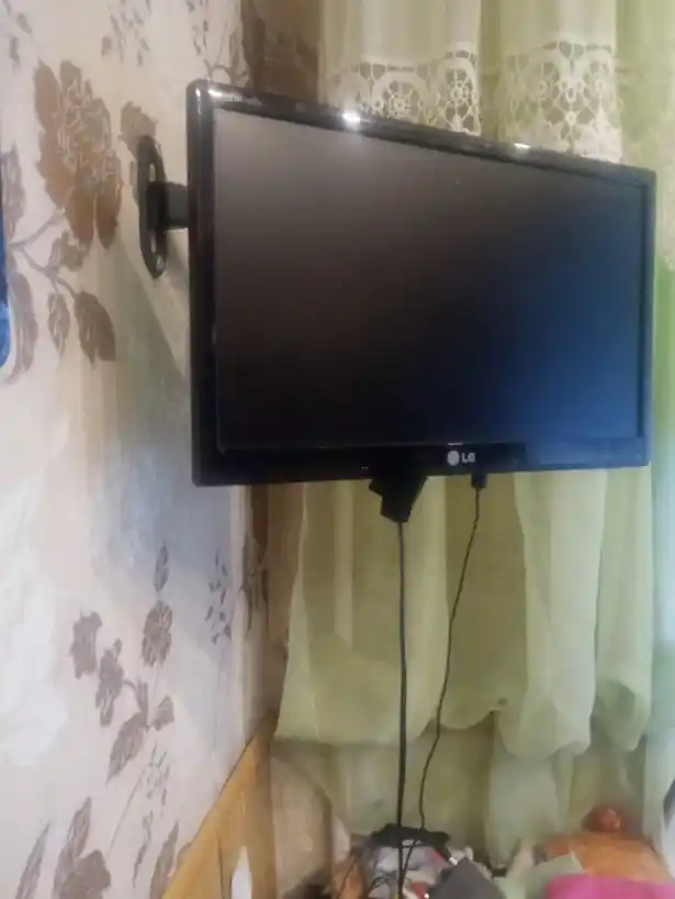 Настенные крепления для мониторов 14"-27"