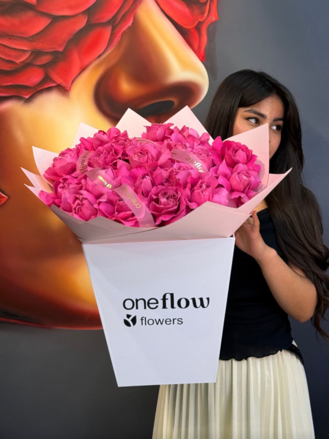 Oneflow qutisidagi 21 ta atirgul guldastasi - 