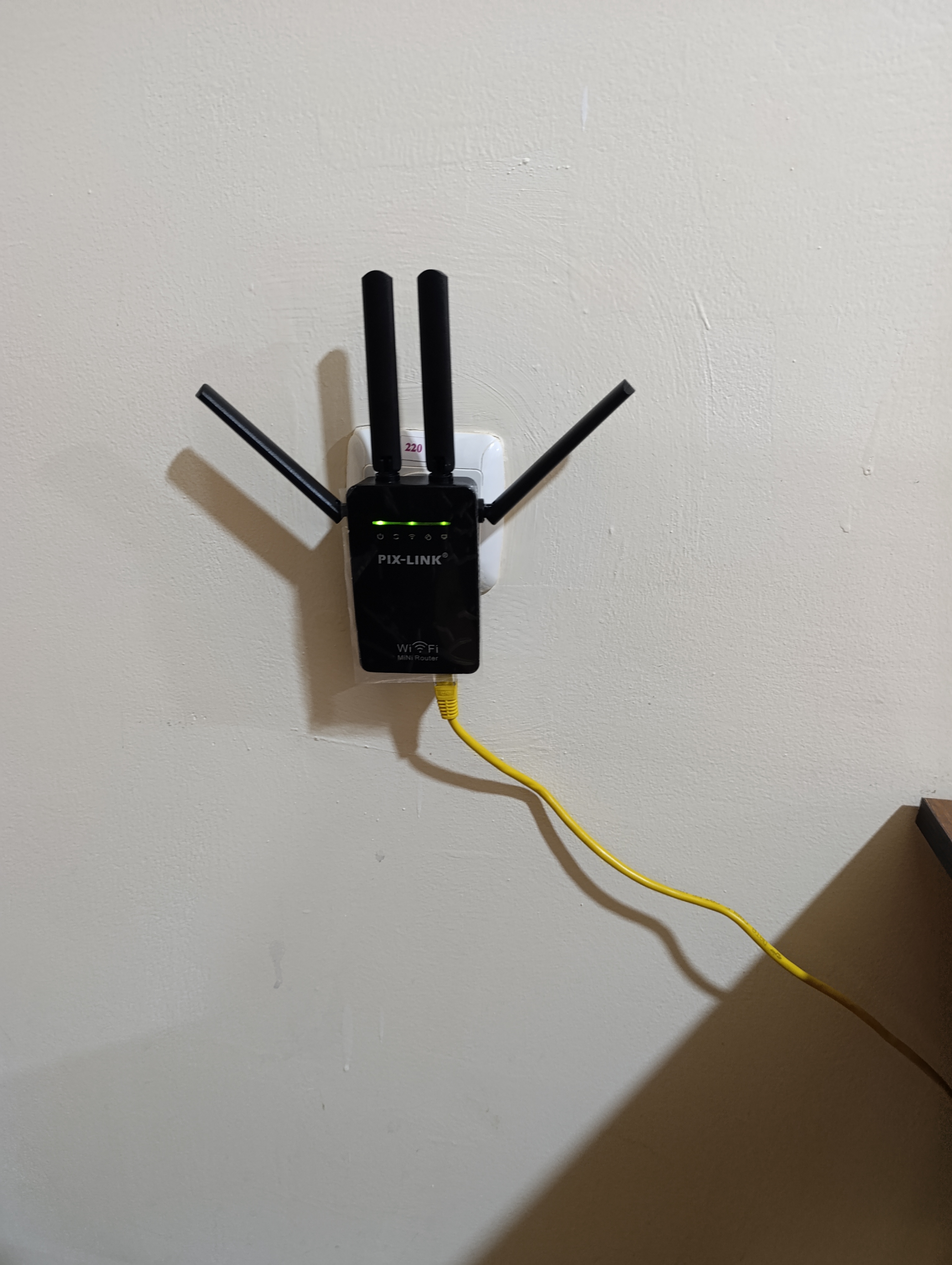 Усилитель сигнала Wi-Fi мини-роутер, репитер 3 в 1 Pix-link LV-WR09