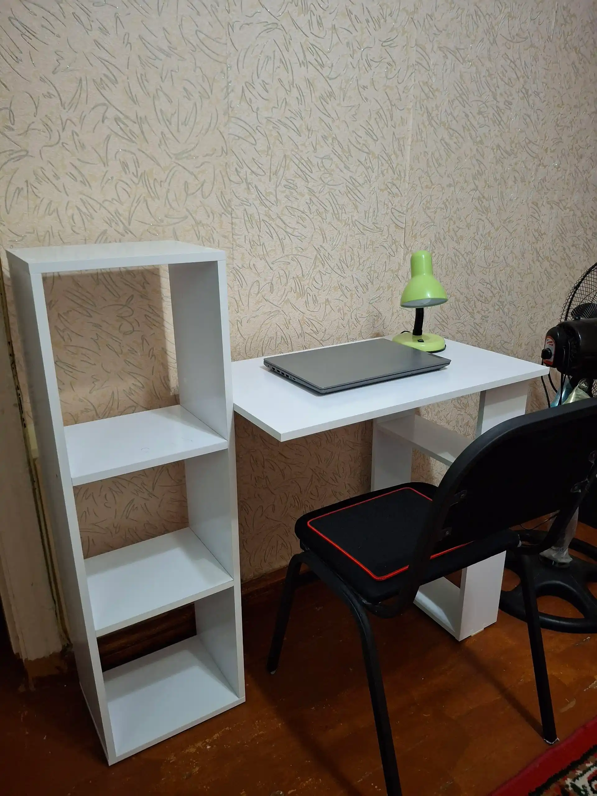 Turon stul, ofis, majlis zallari, ta'lim uchun, 200 kg gacha