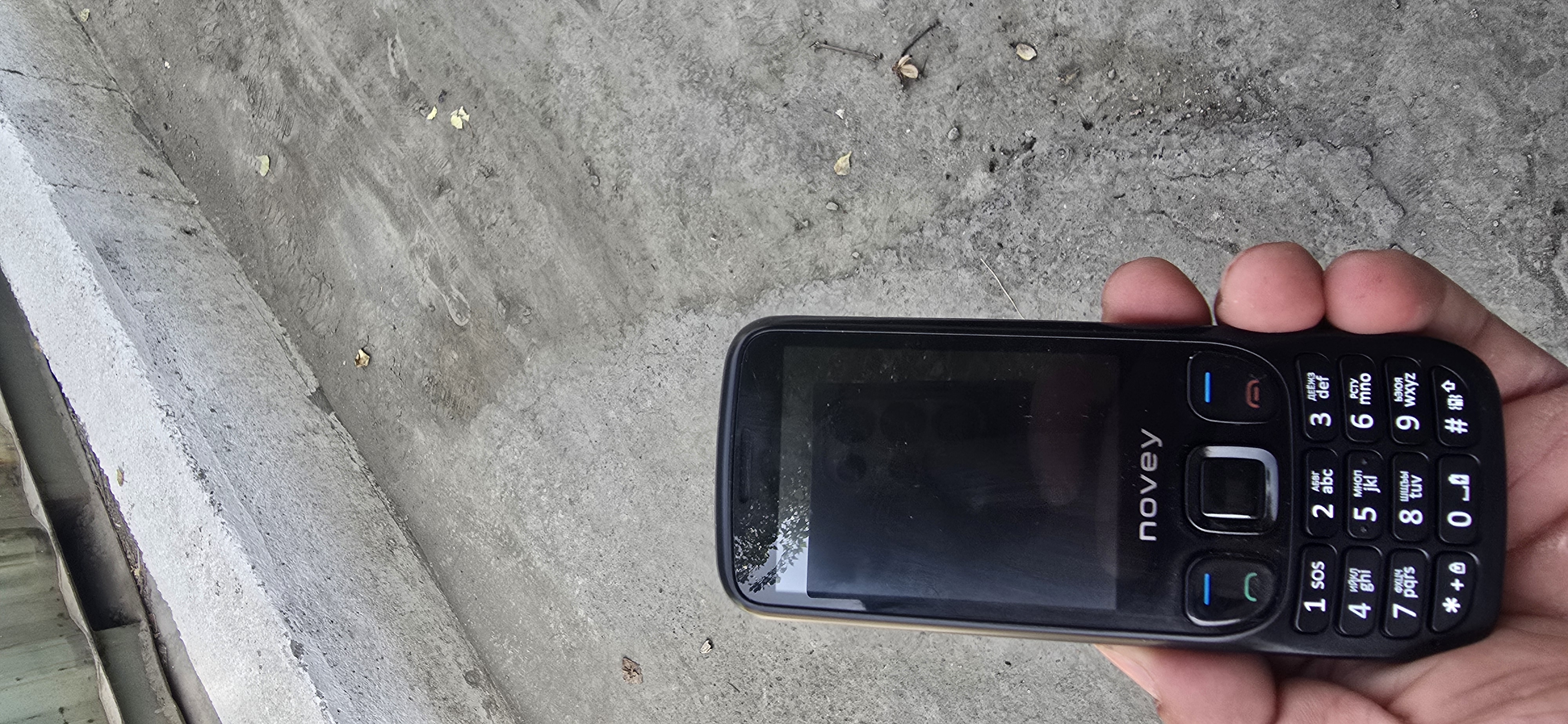 Novey N630 mobil telefon, metall, IPS displey, kamera, Dual SIM