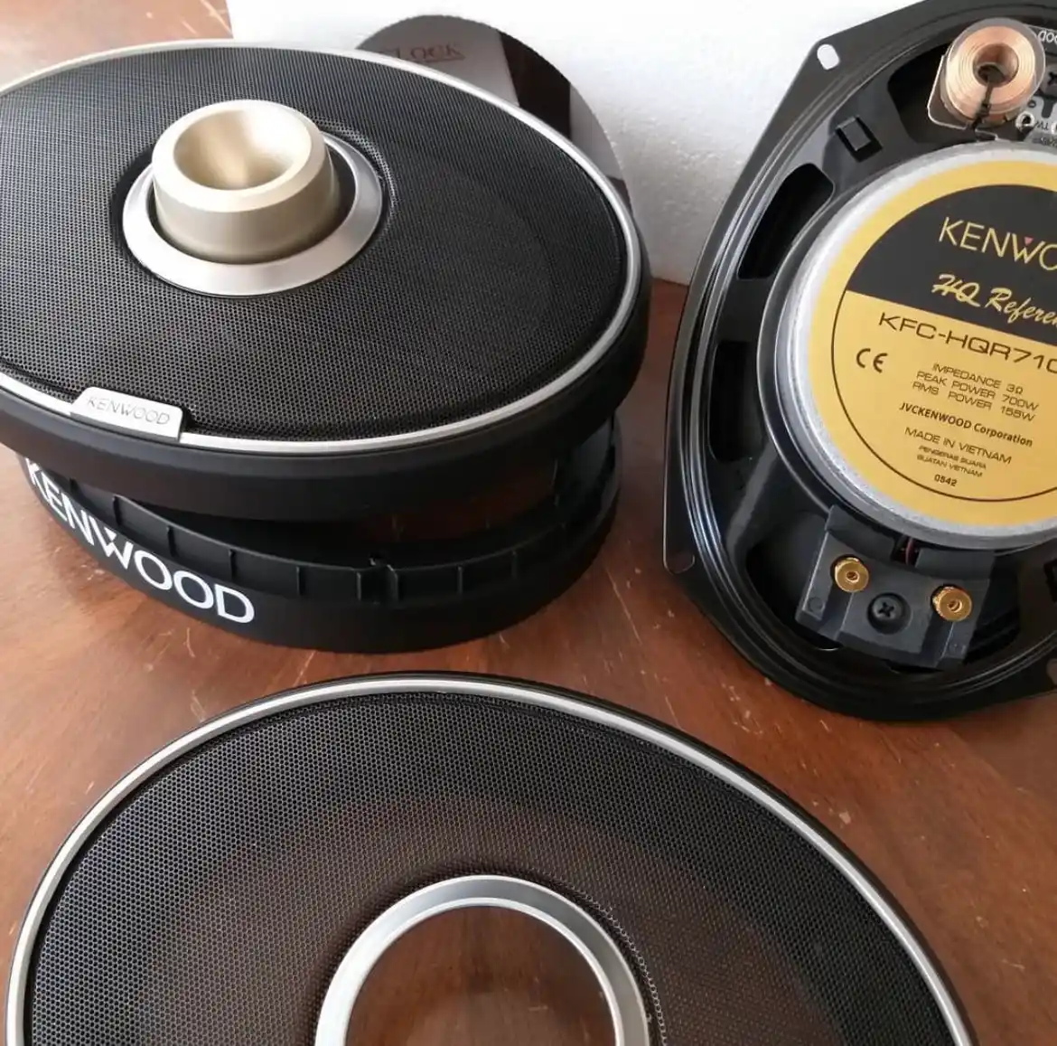 Колонки Kenwood имеют качественный звук, у нас продается надежный товар