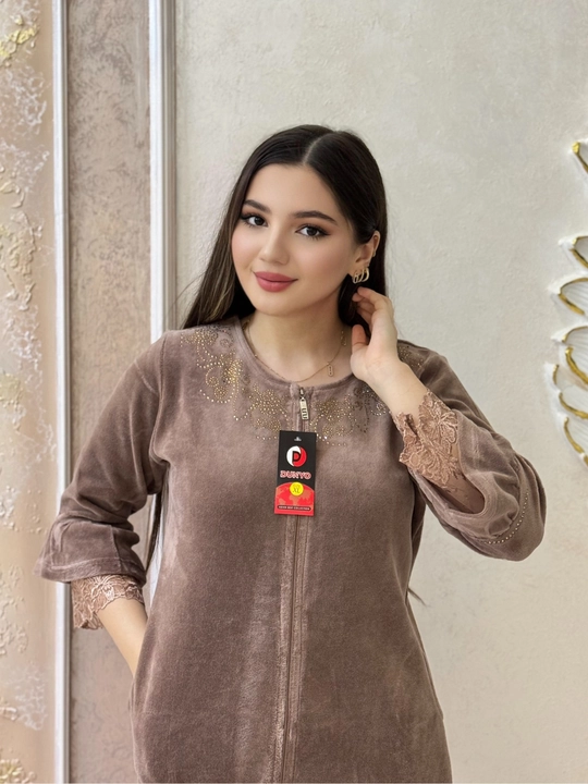 Ayollar uchun ikki qismli baxmal matodan tikilgan shimli xalat, 46-50 o'lchamlar