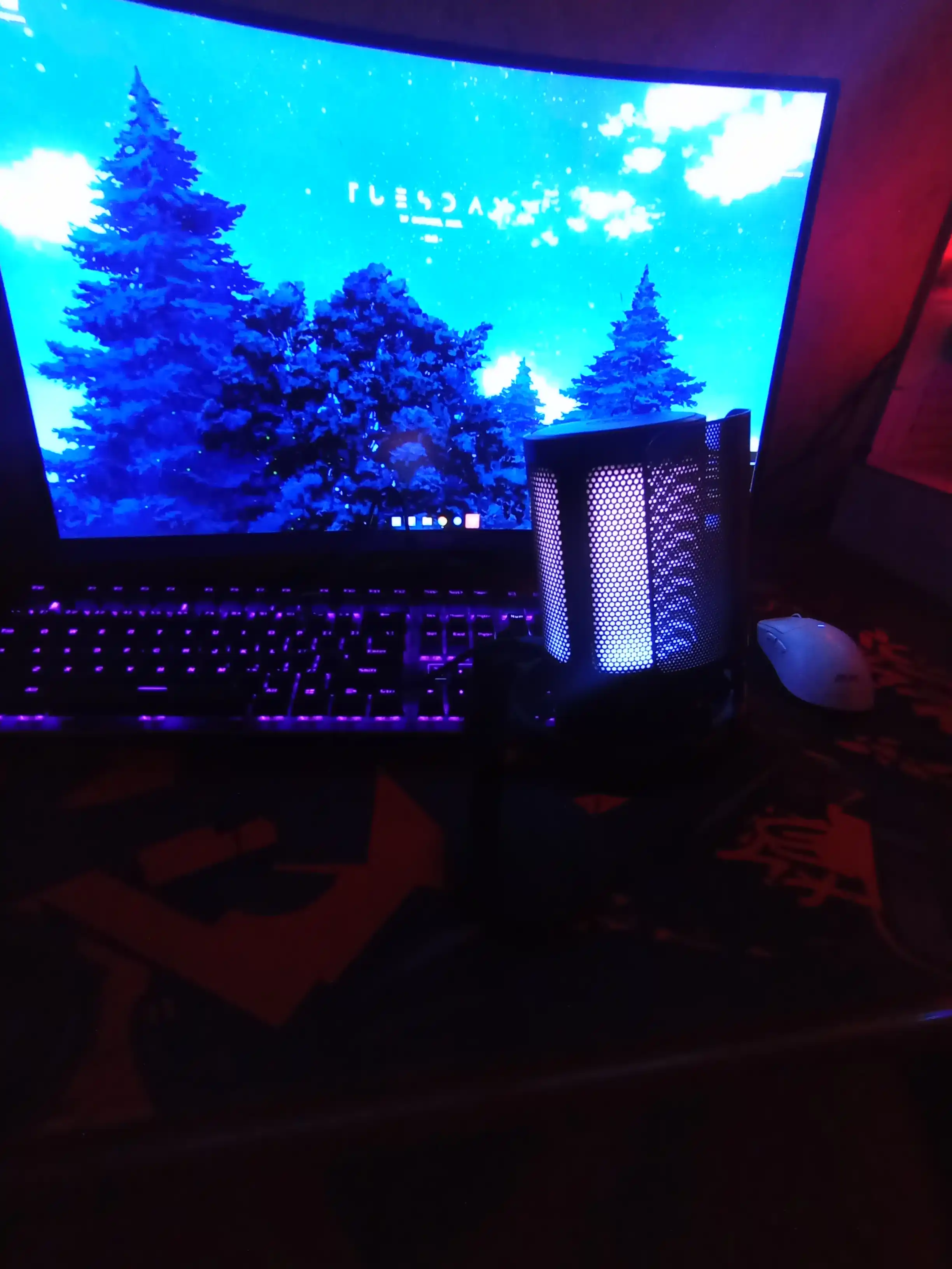 Игровой конденсаторный RGB микрофон ME6S со стойкой, шок-маунтом и поп-фильтром