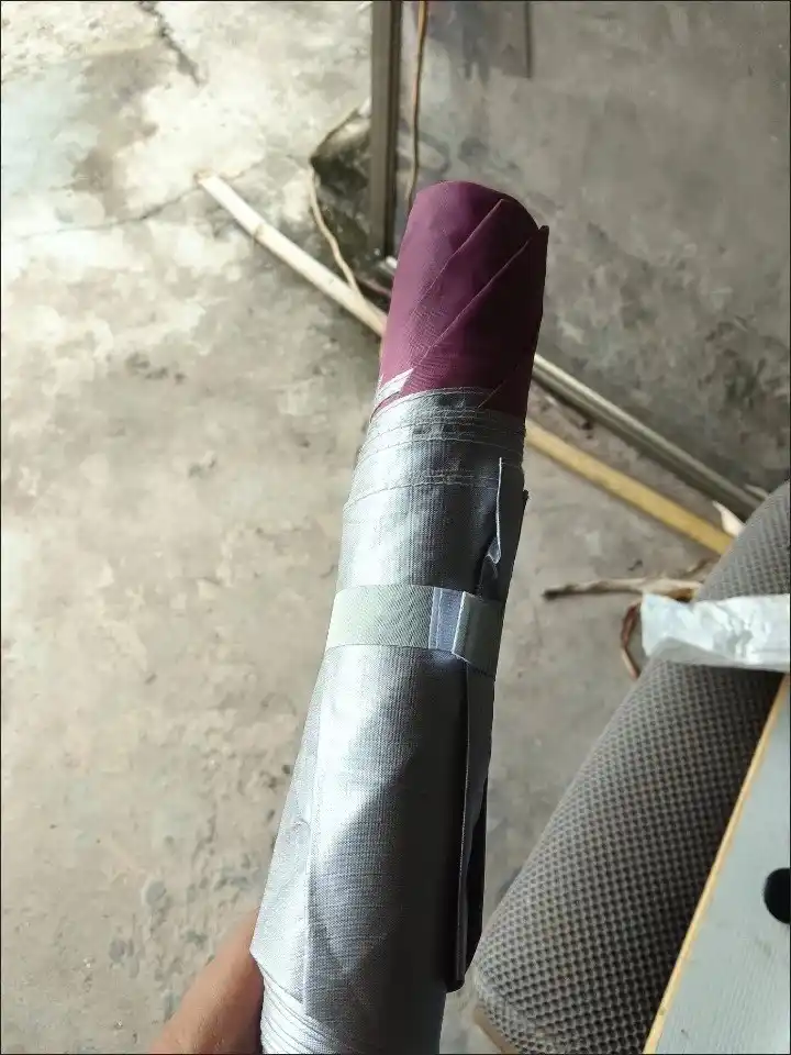 Ayollar va erkaklar uchun yarim avtomatik soyabon. zontik