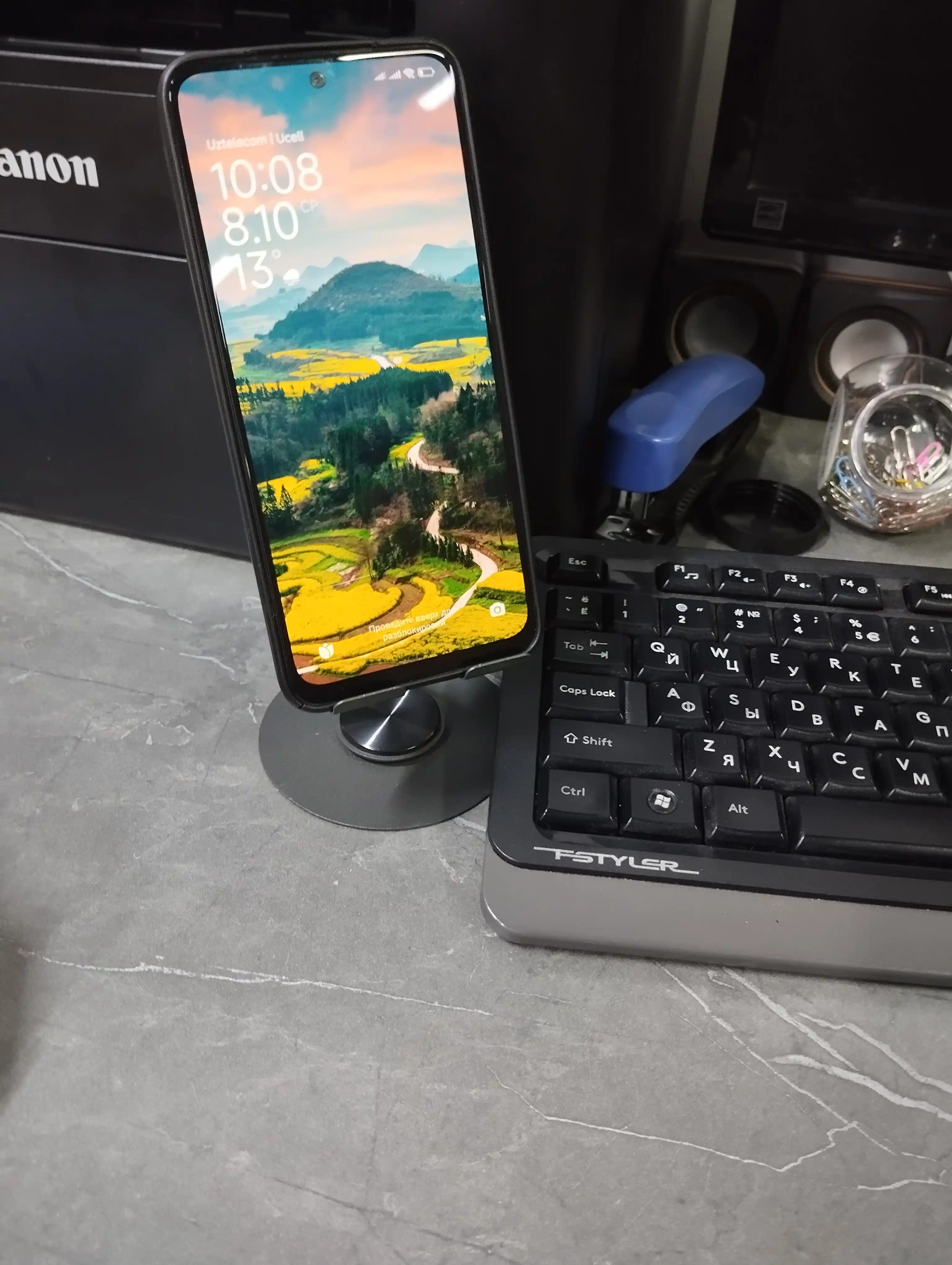 Telefon va planshetlar uchun metall tutqich, 360 darajaga aylanadi, taglik