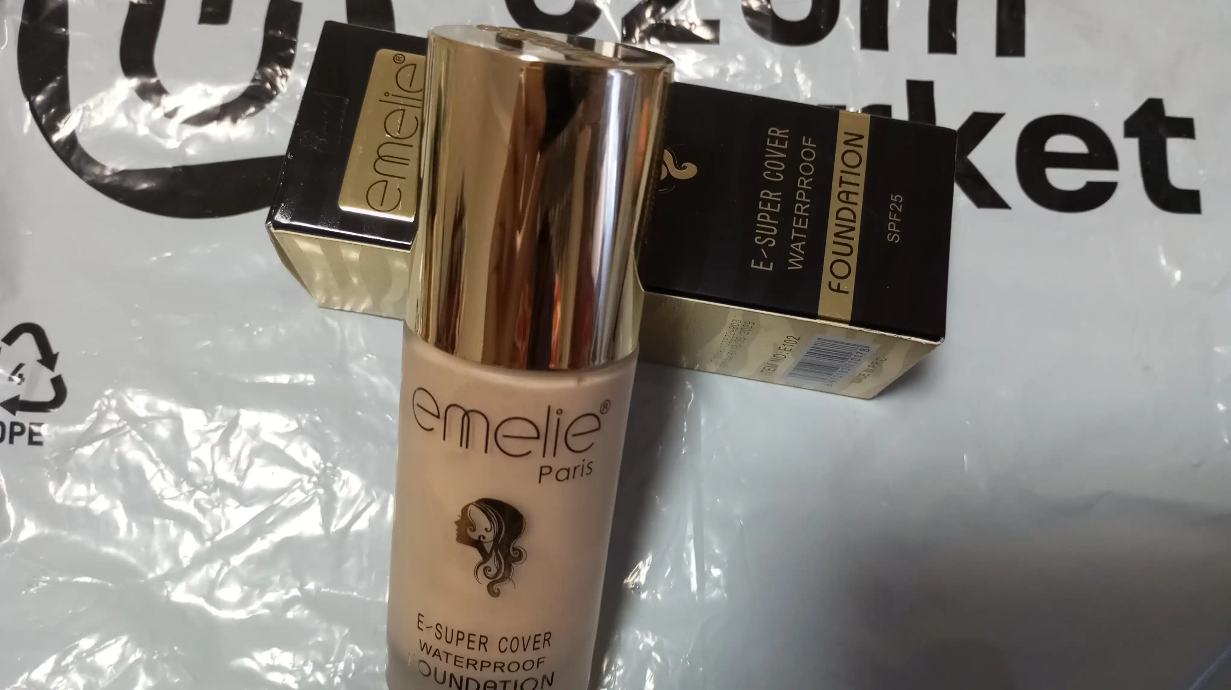 Emelie тональный крем для лица SPF 25, увлажняющий, матовый тон 01 и 02, 45 мл