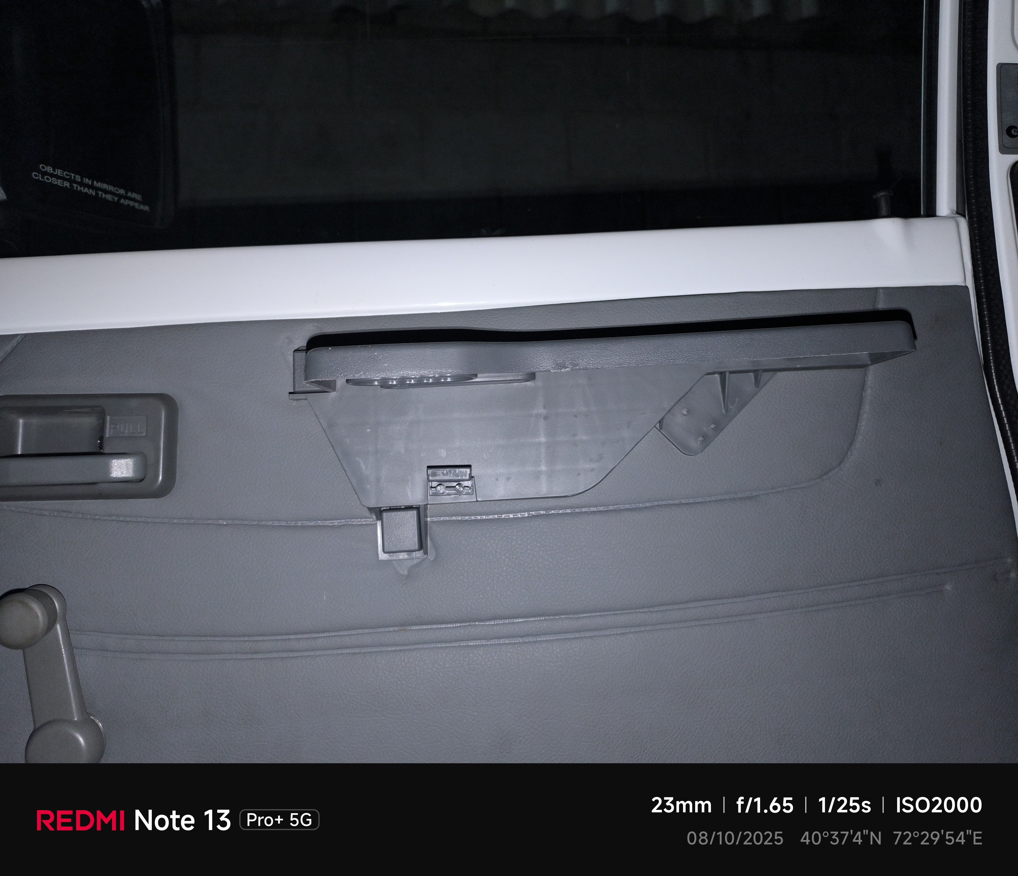 Подлокотник Damas Car, пластик, 2 шт, правый и левый