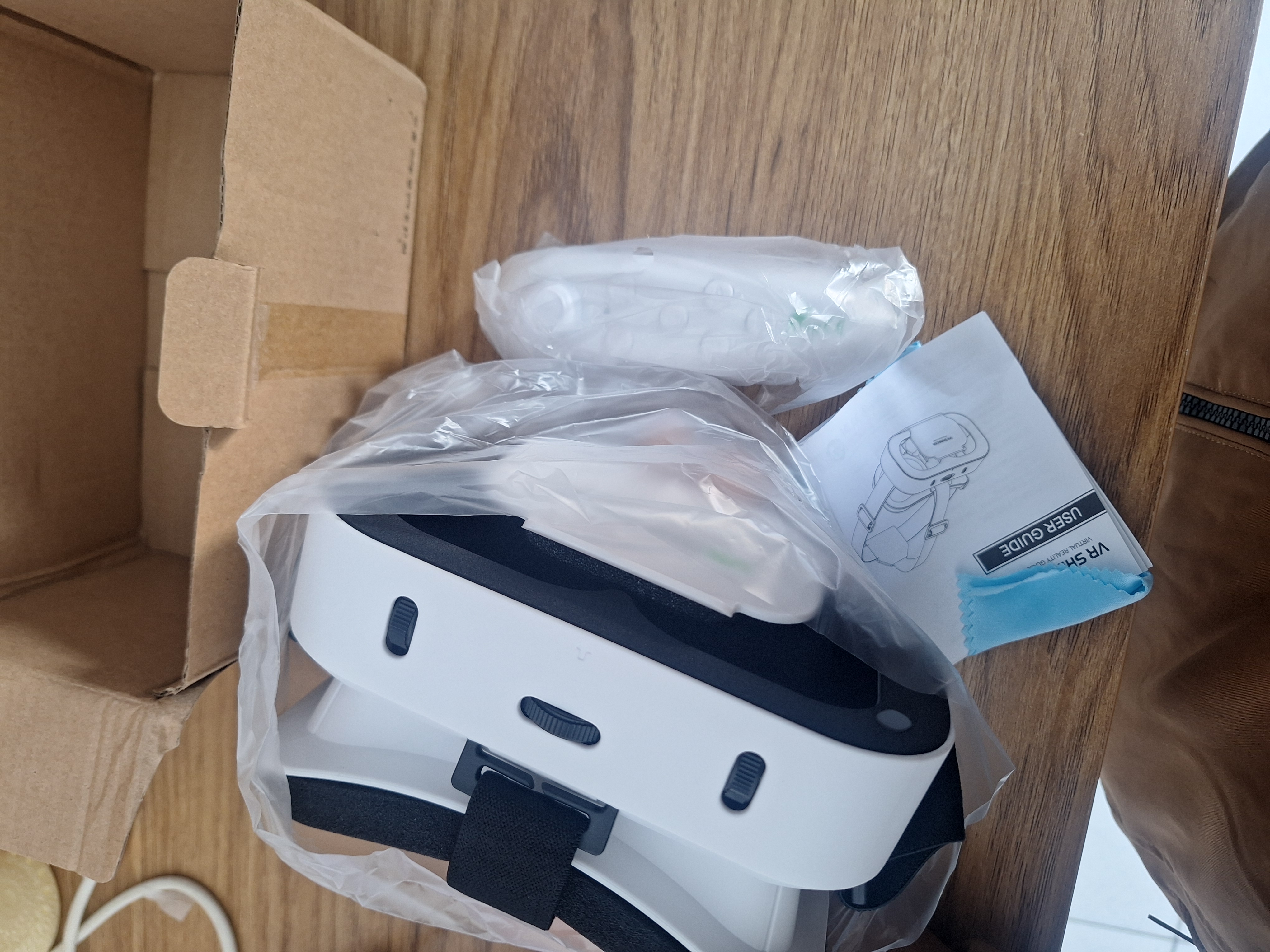 Очки виртуальной реальности VR Shinecon G05A + джойстик, пульт, геймпад