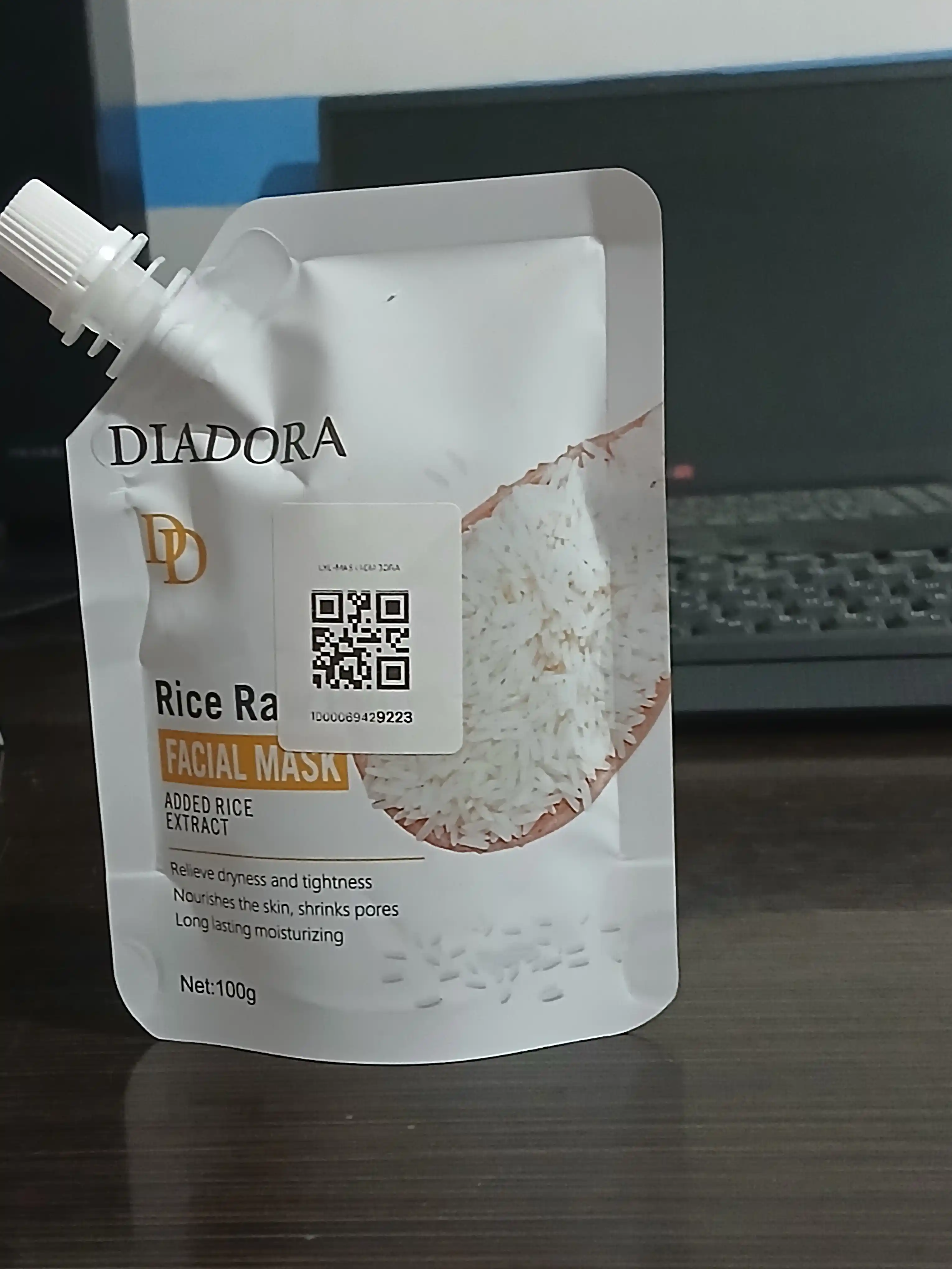 Bioaqua Rice Raw Pulp yuz niqobi, 100 g — namlovchi, oziqlantiruvchi va oqartiruvchi