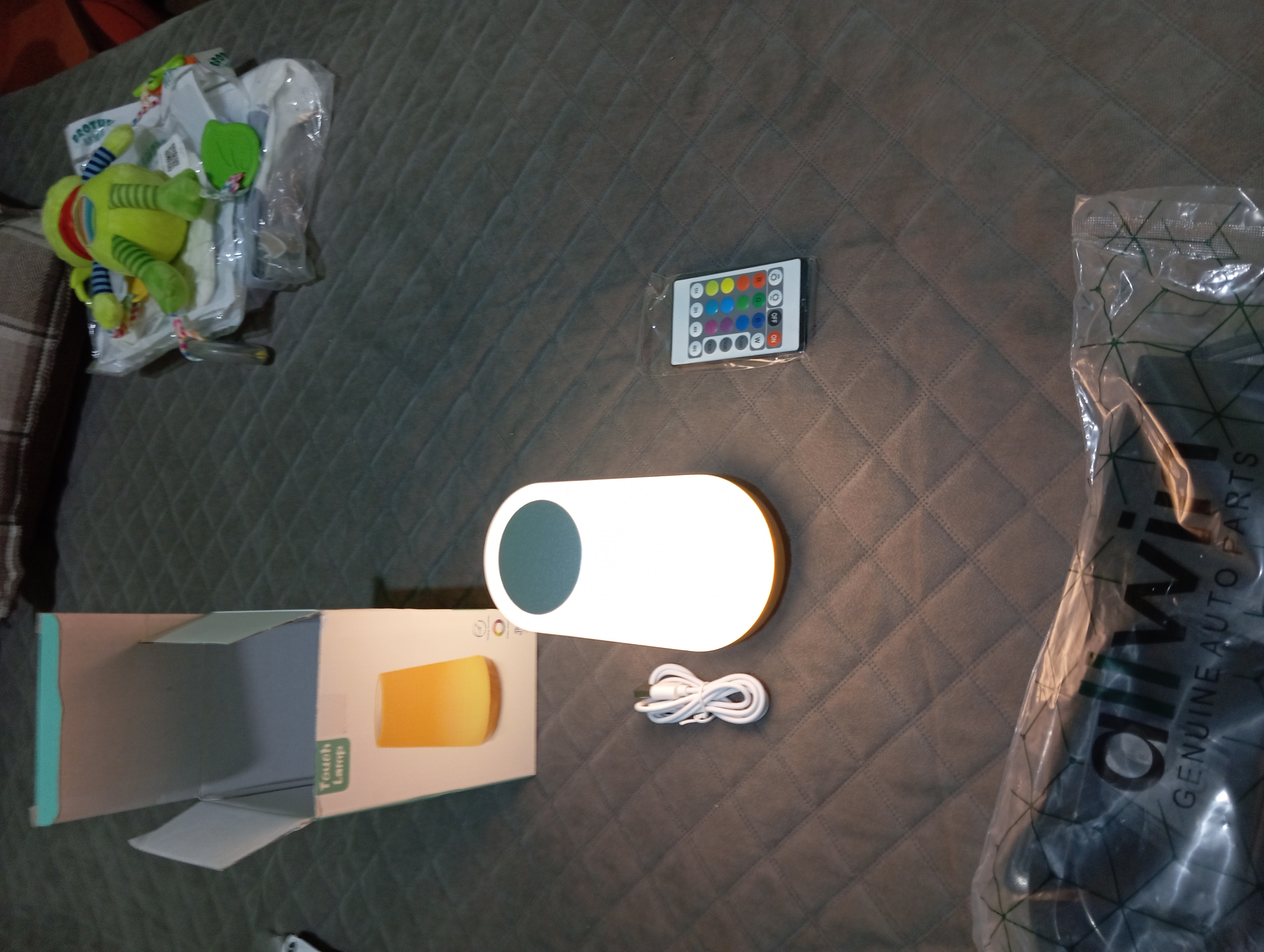 Tungi chiroq bolalar uchun RGB yoritgichli sensorli simsiz masofadan boshqarish pulti