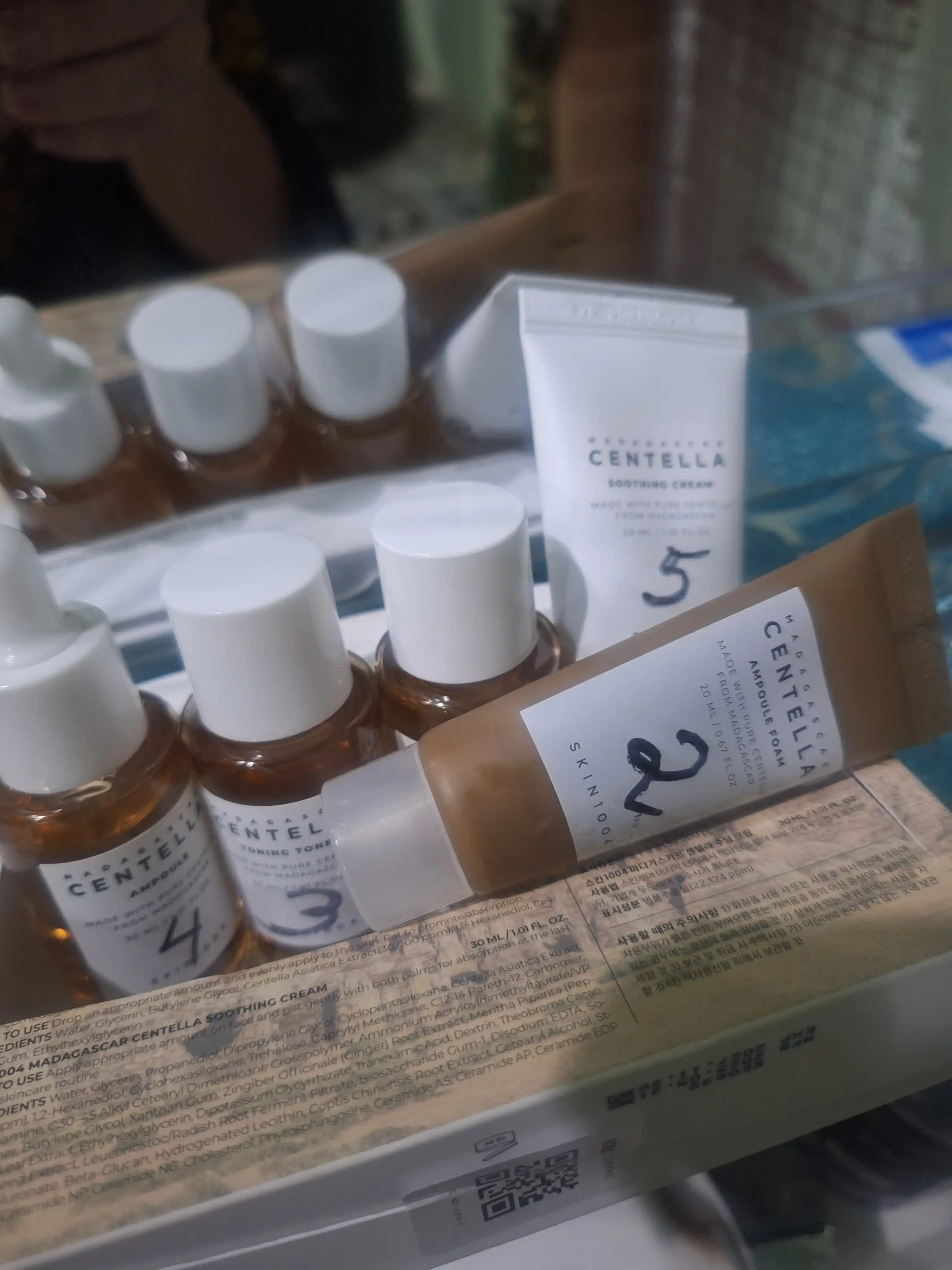 Terini parvarish qilish to'plami Skin 1004 Madagascar Centella Travel Kit, mini set