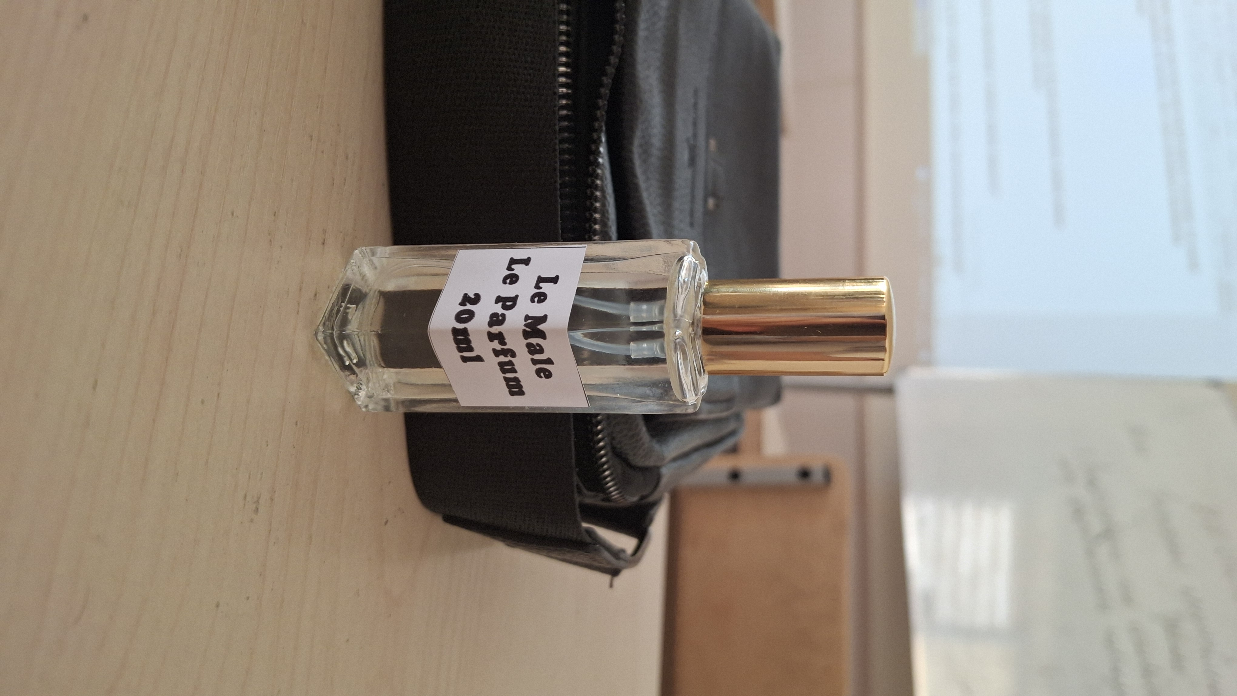 Atir Jean Paul Gaultier Le Male Le Parfum erkaklar uchun, Fransiya