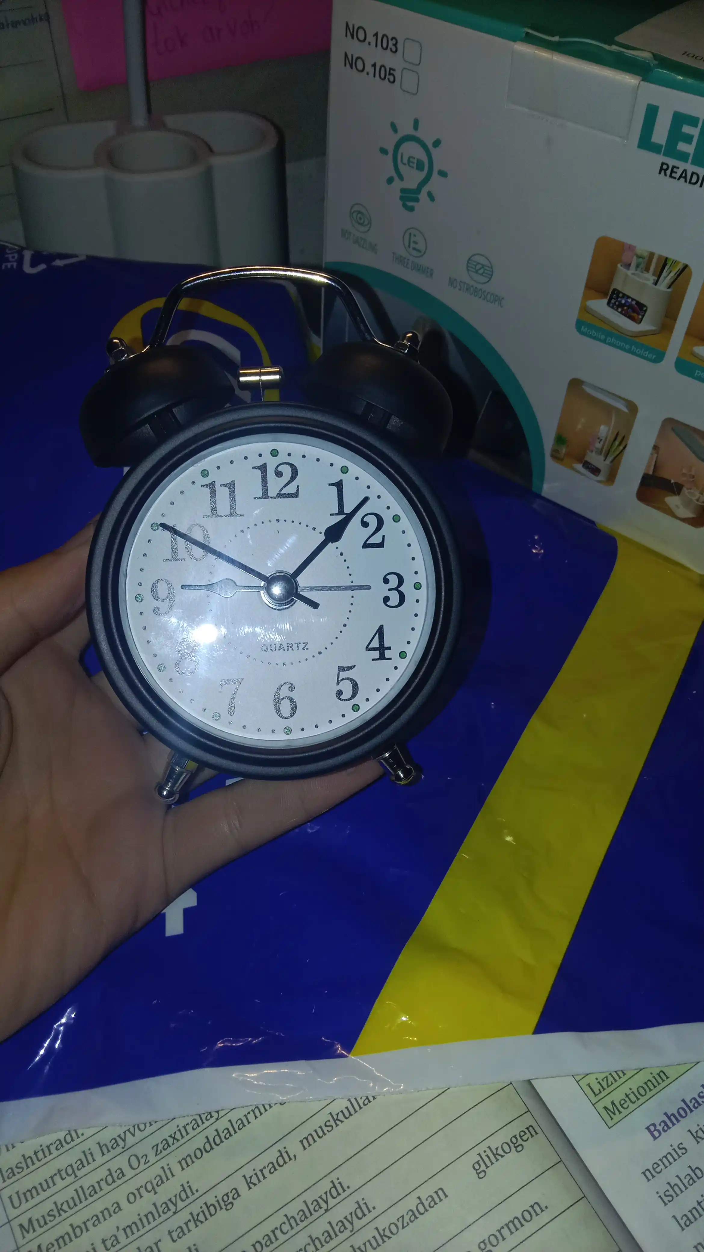 Budilnik klassik stol soati, ovozsiz ishlidi, metall korpus qo'ngiroq ovozi baland