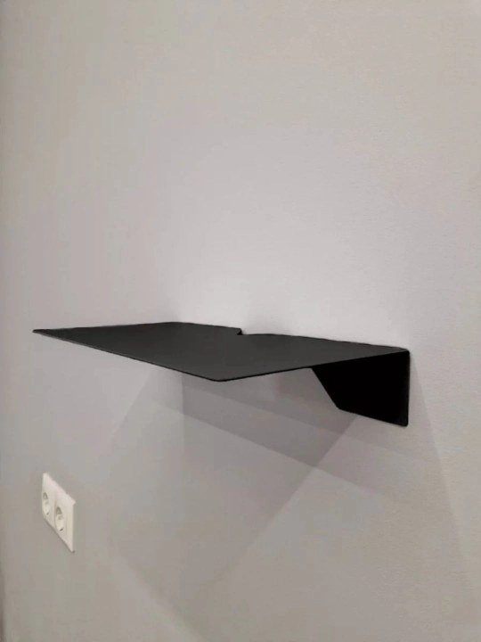 Wi-Fi router, kitoblar va boshqa kichik qurilmalar uchun metal to'kcha
