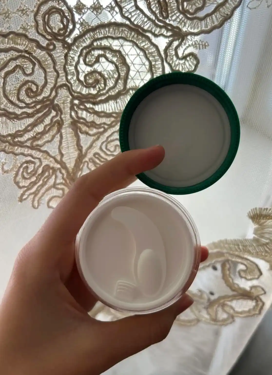 Axis-Y niatsinamidli pigmentatsiyaga qarshi krem Dark Spot Glow Cream