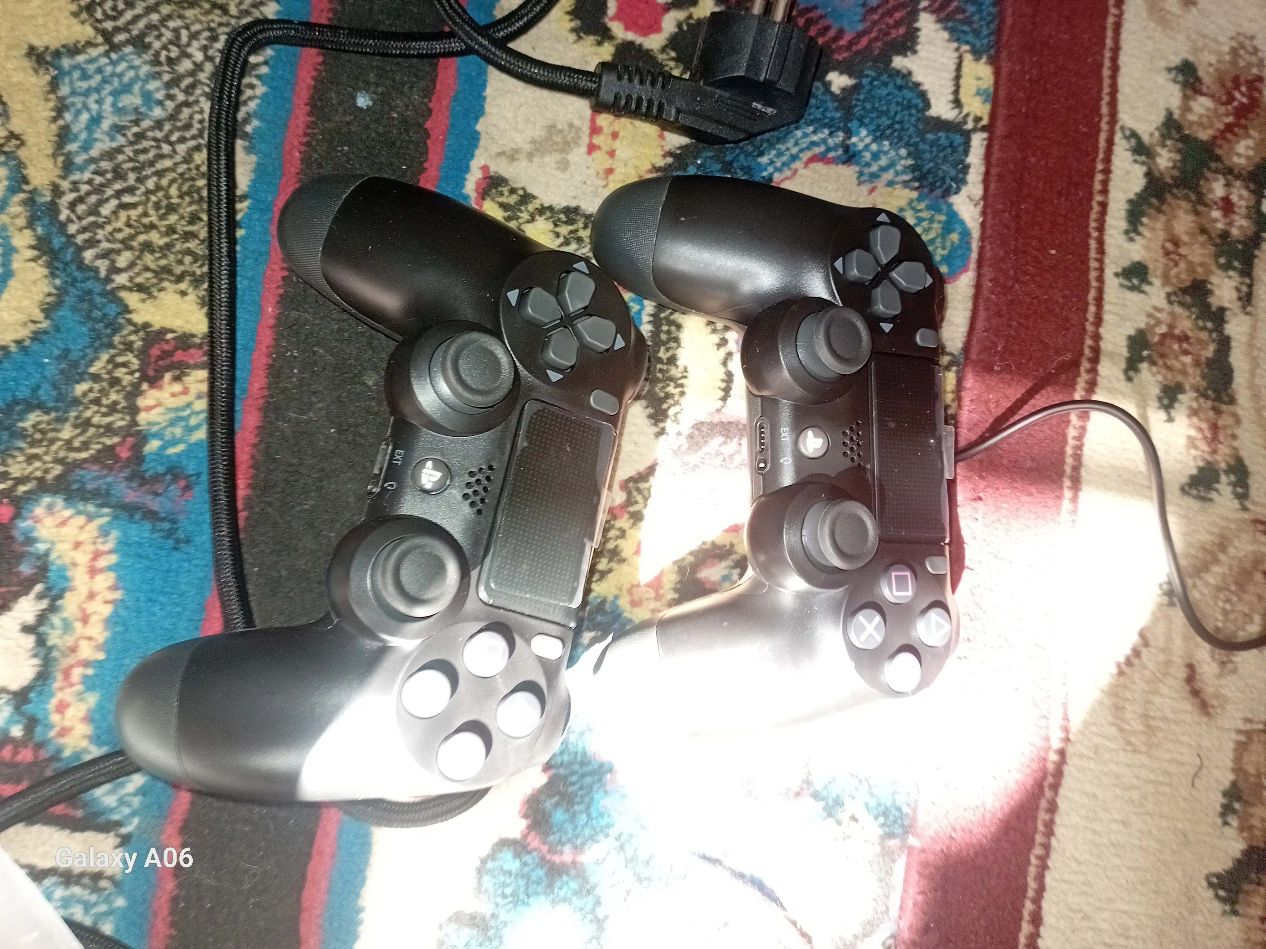 Playstation 4 Pro, 1 ТБ, 2 ТБ, с 2 джойстиками, установлены игры 
