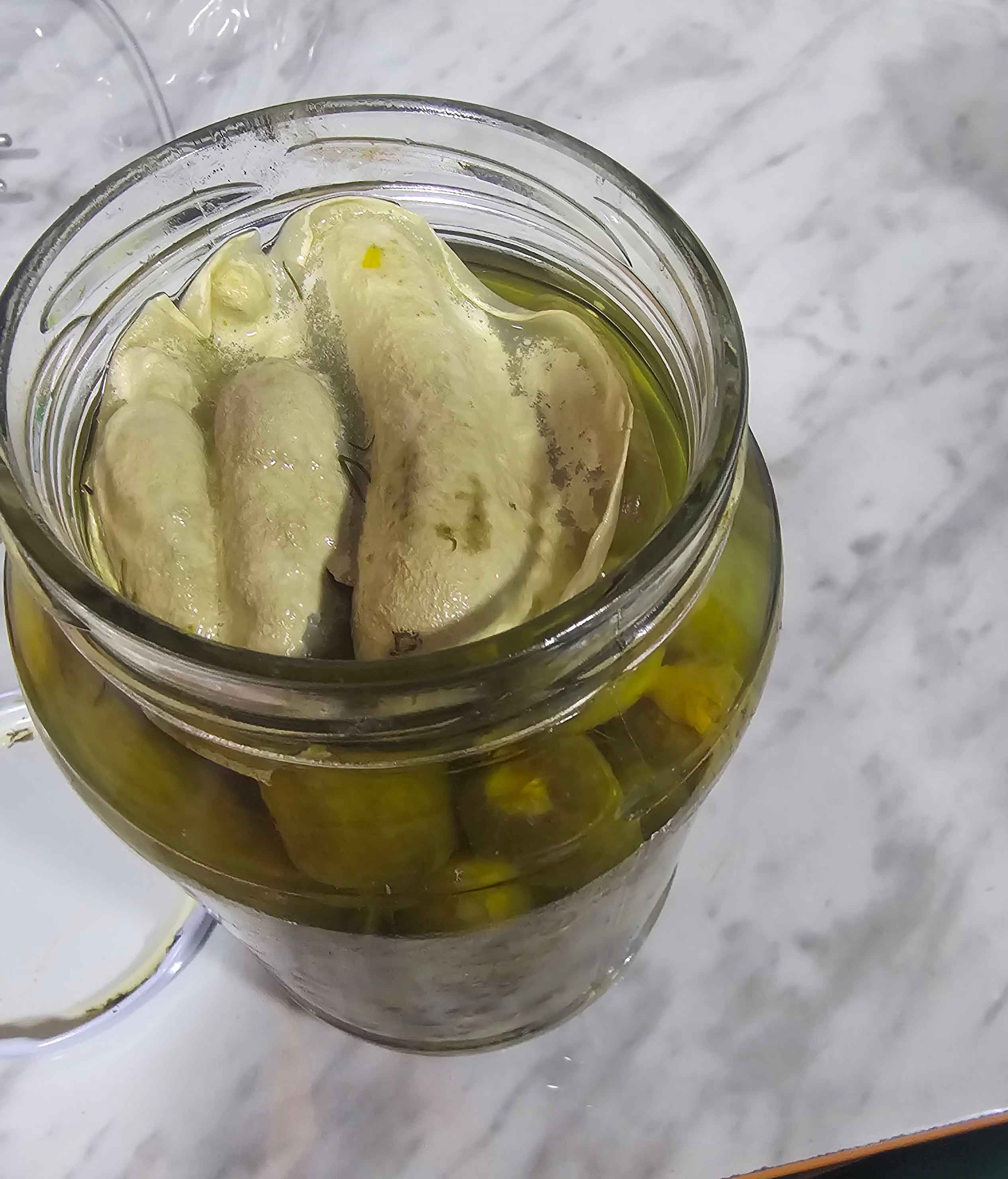 U qiziga kunnilingus pornosini beradi